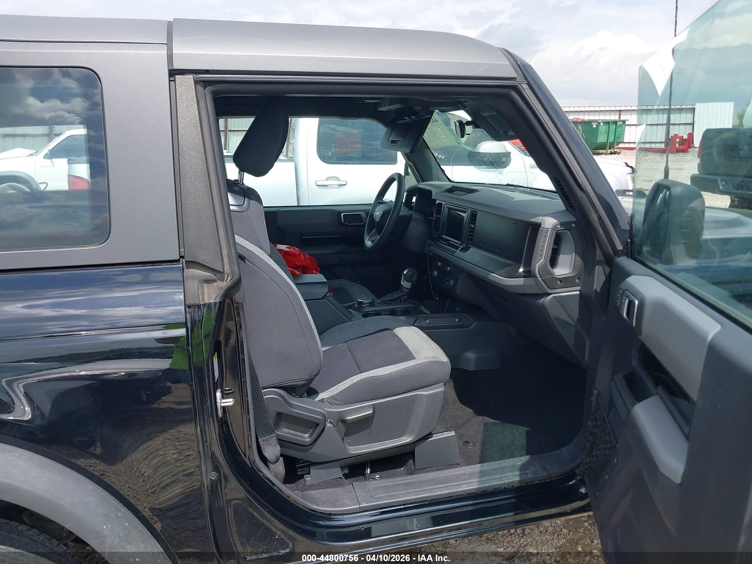 FORD BRONCO image 5