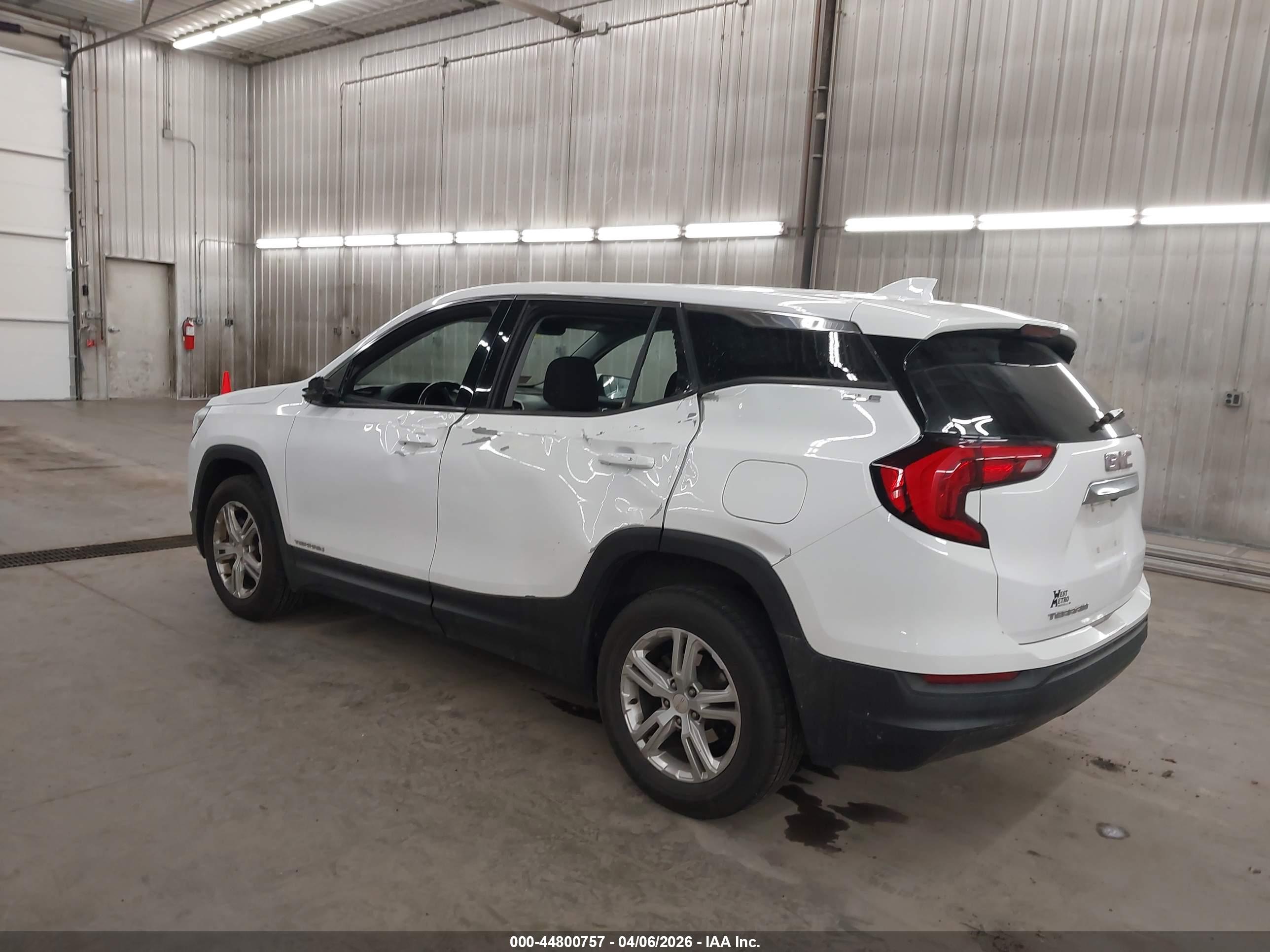 GMC TERRAIN image 3