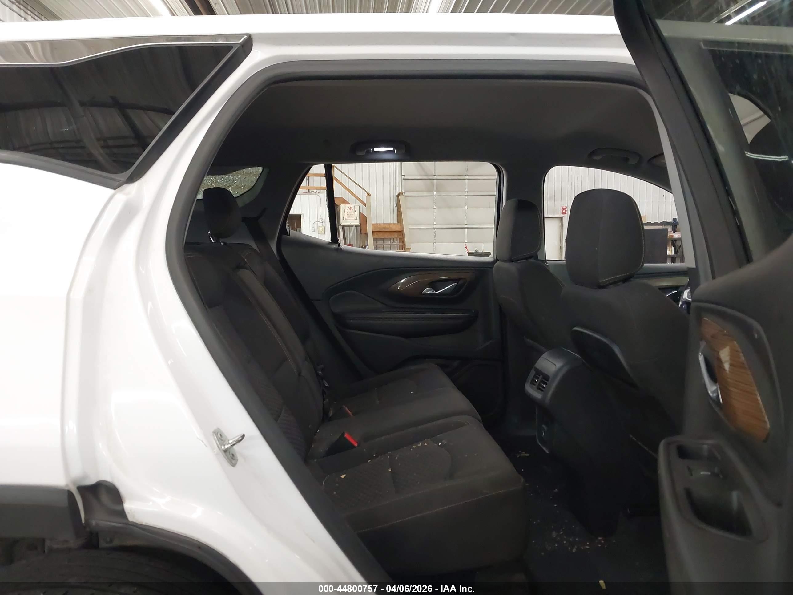 GMC TERRAIN image 8