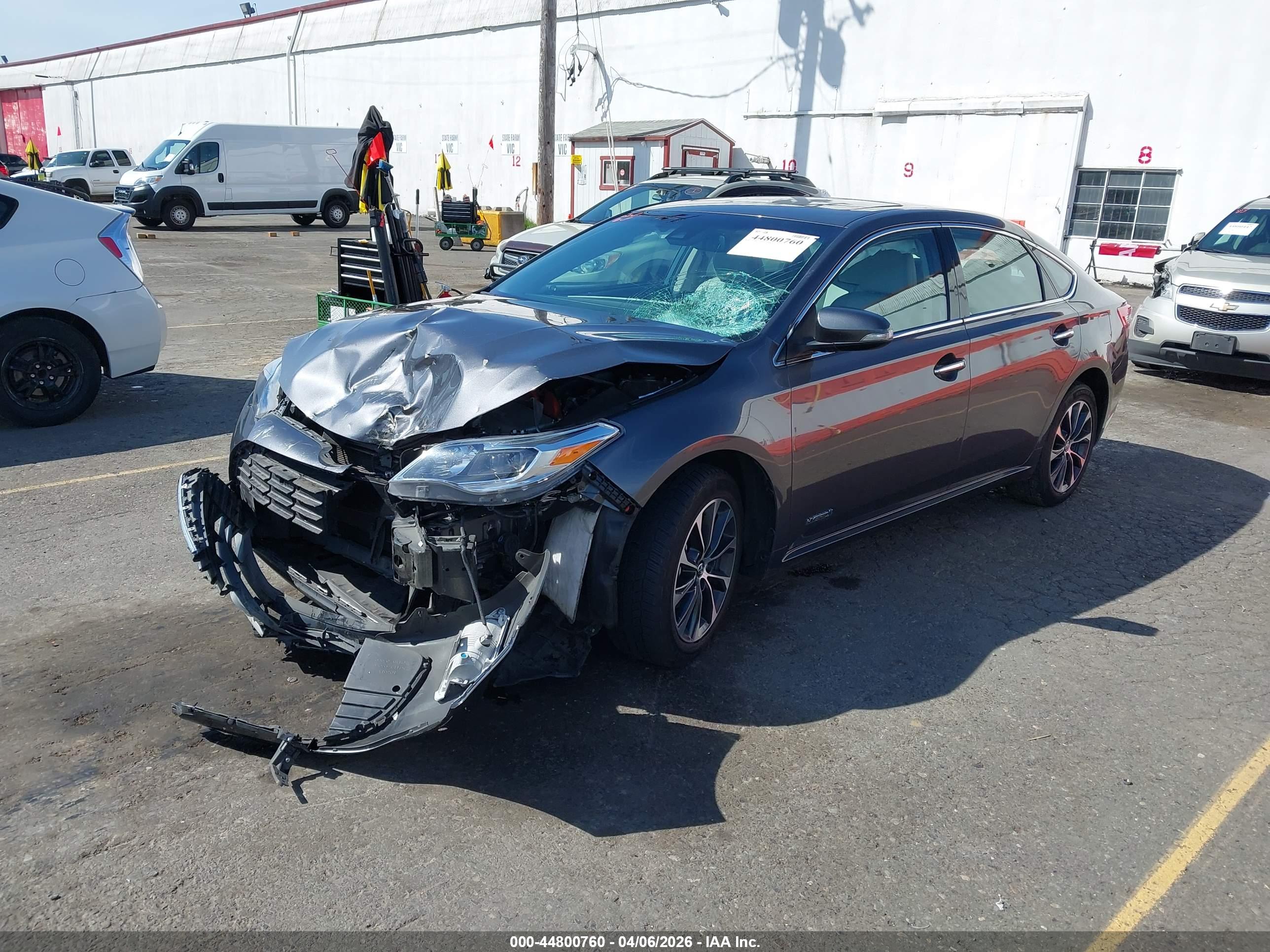 TOYOTA AVALON image 2