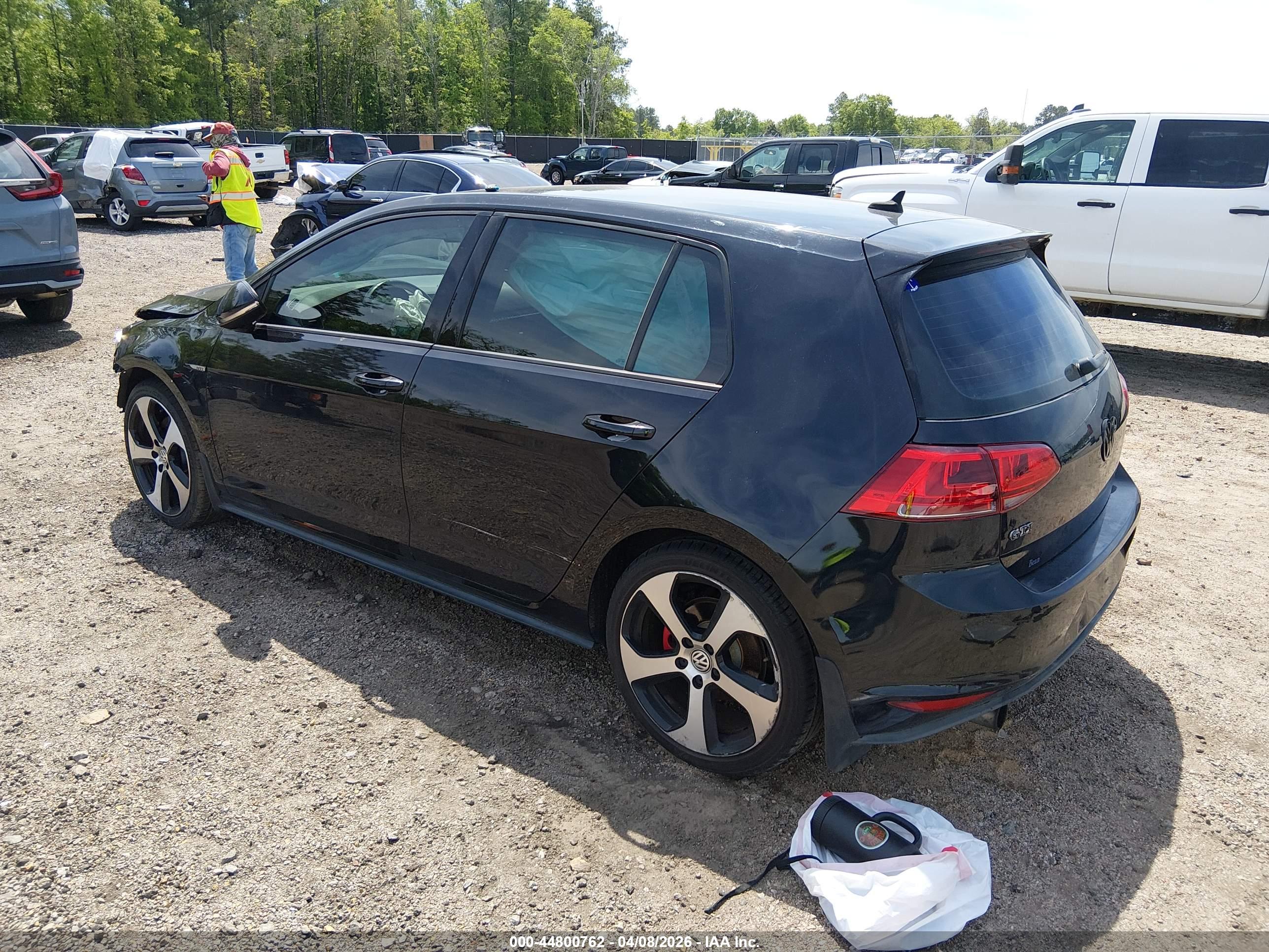 VOLKSWAGEN GOLF image 3
