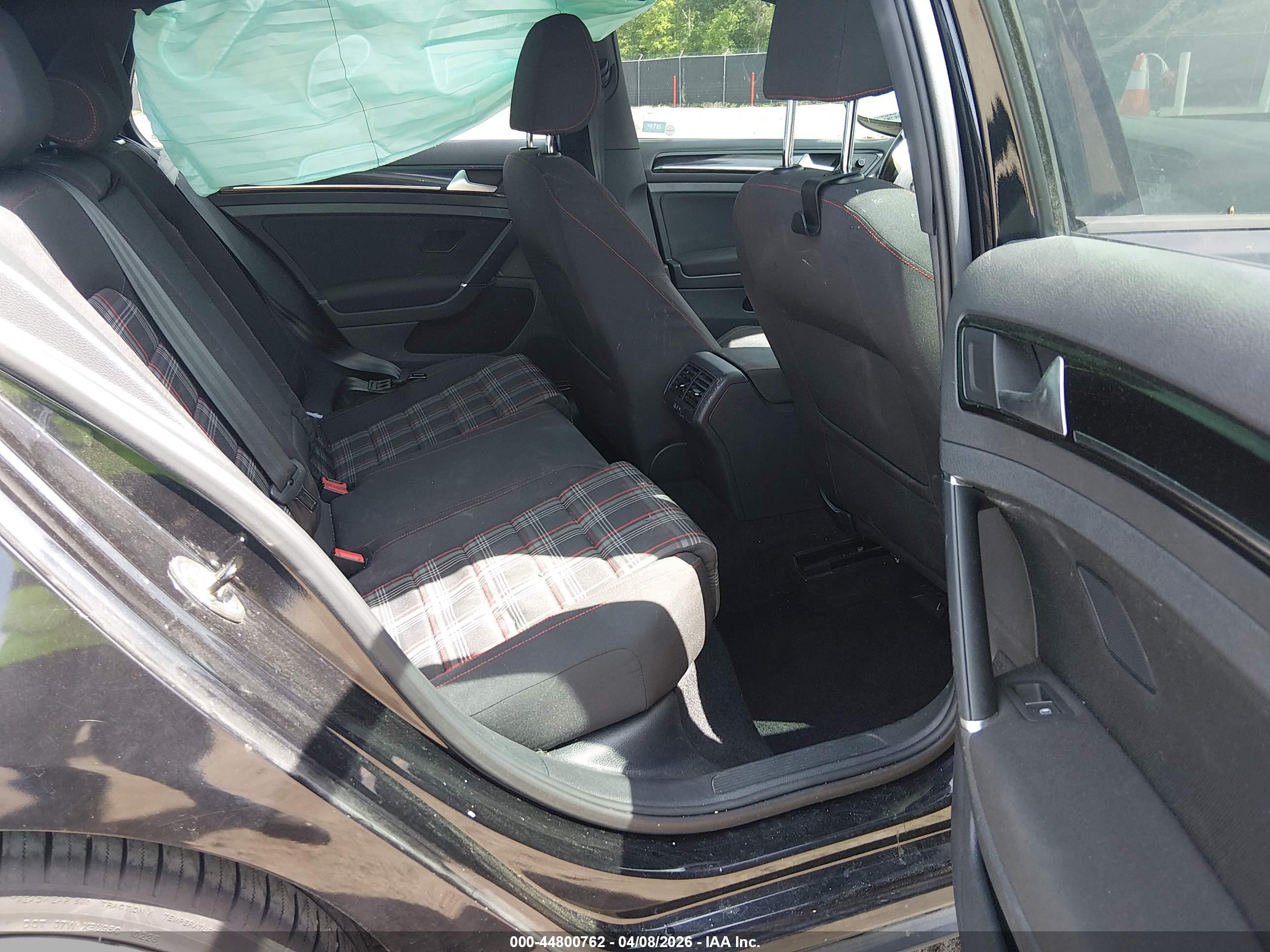 VOLKSWAGEN GOLF image 8