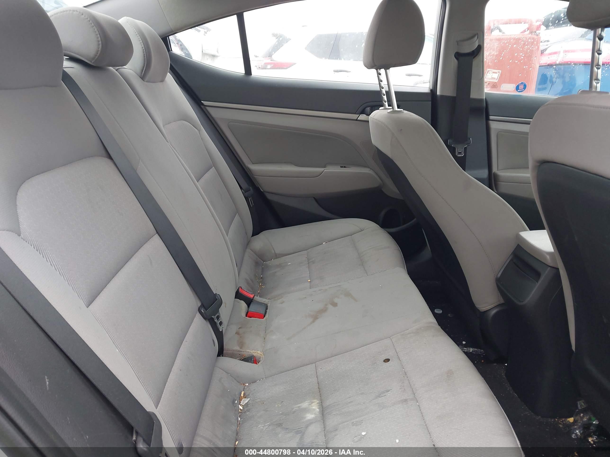 HYUNDAI ELANTRA image 8