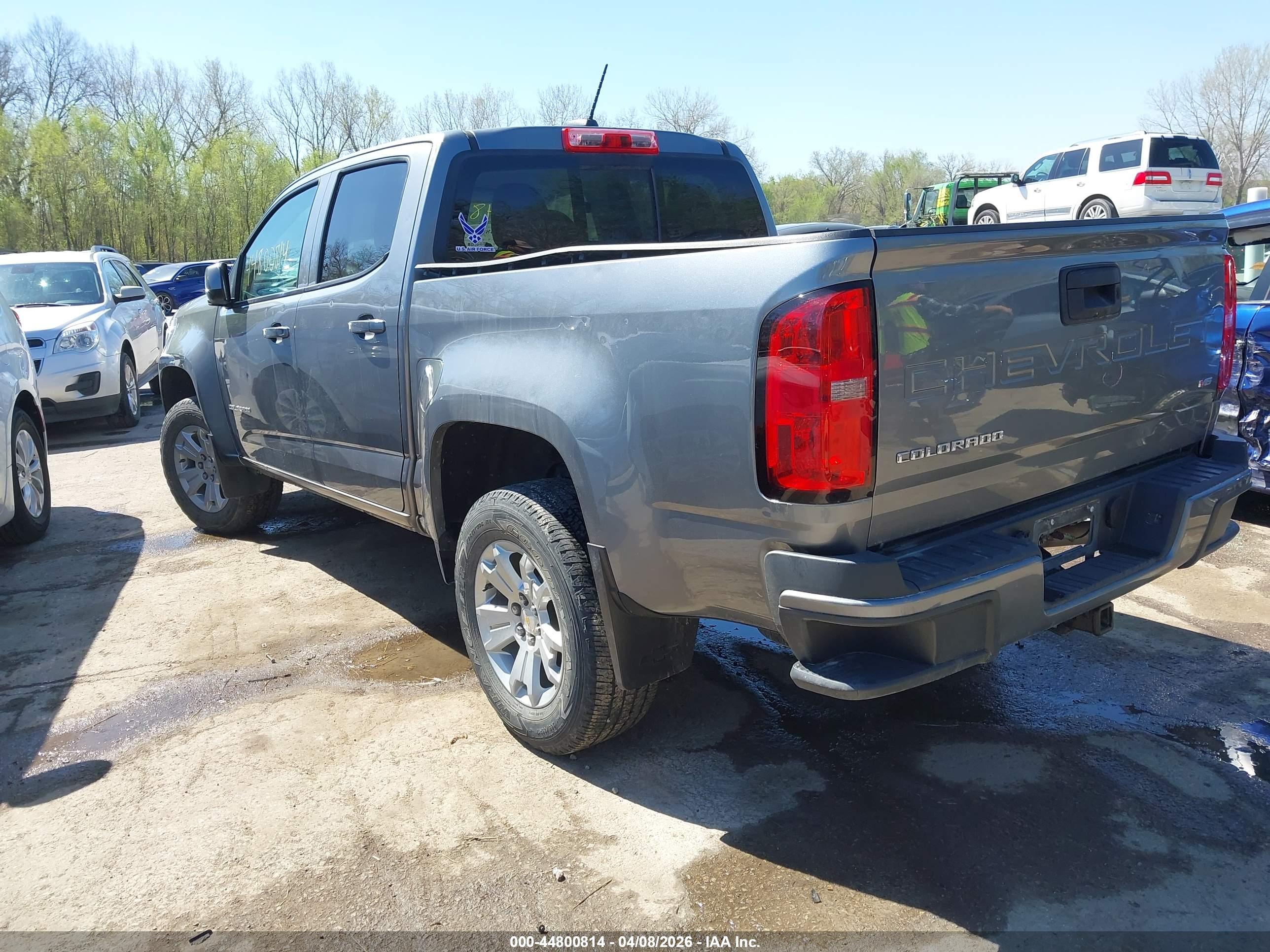 CHEVROLET COLORADO image 3