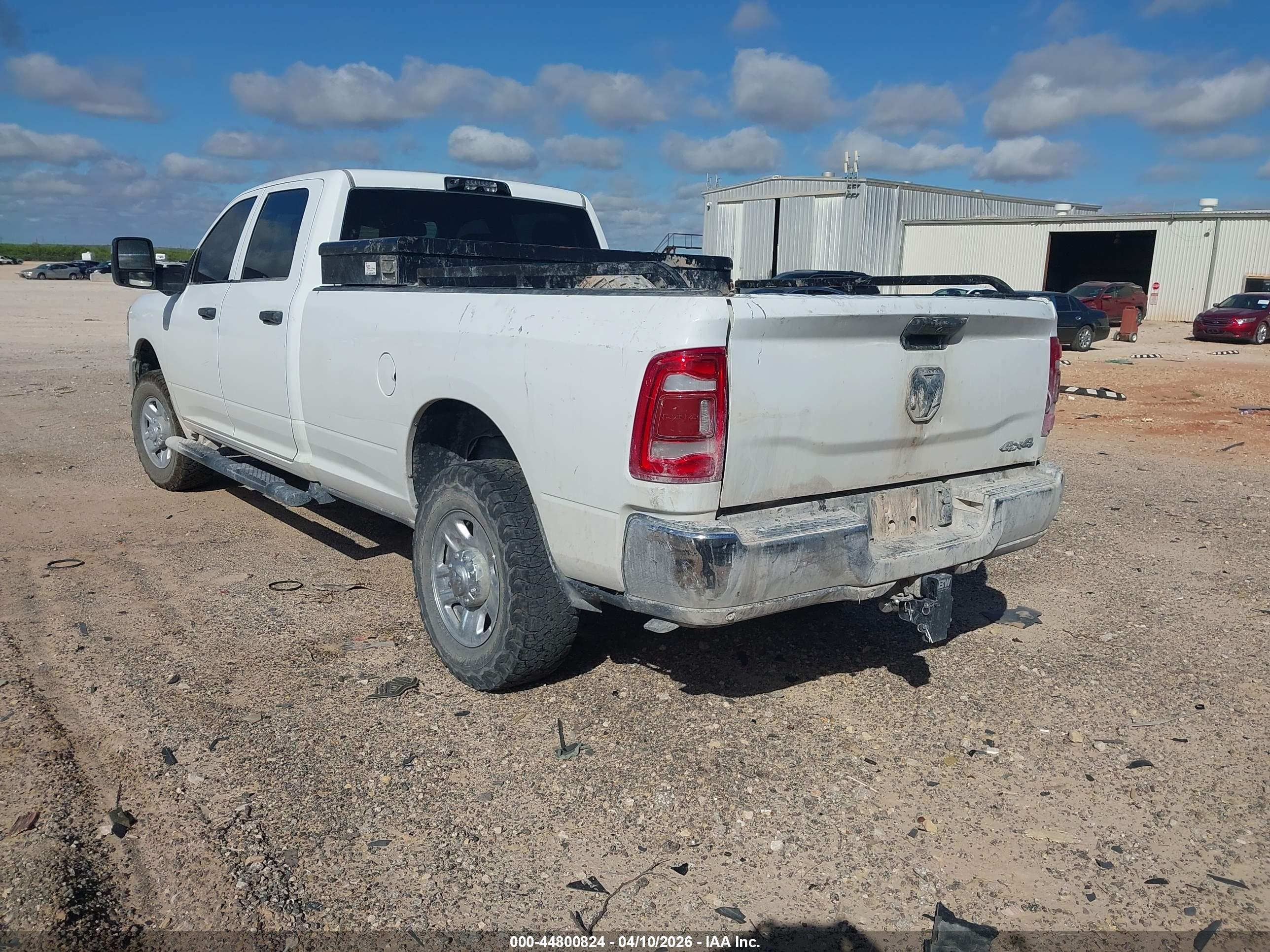 RAM 2500 image 3