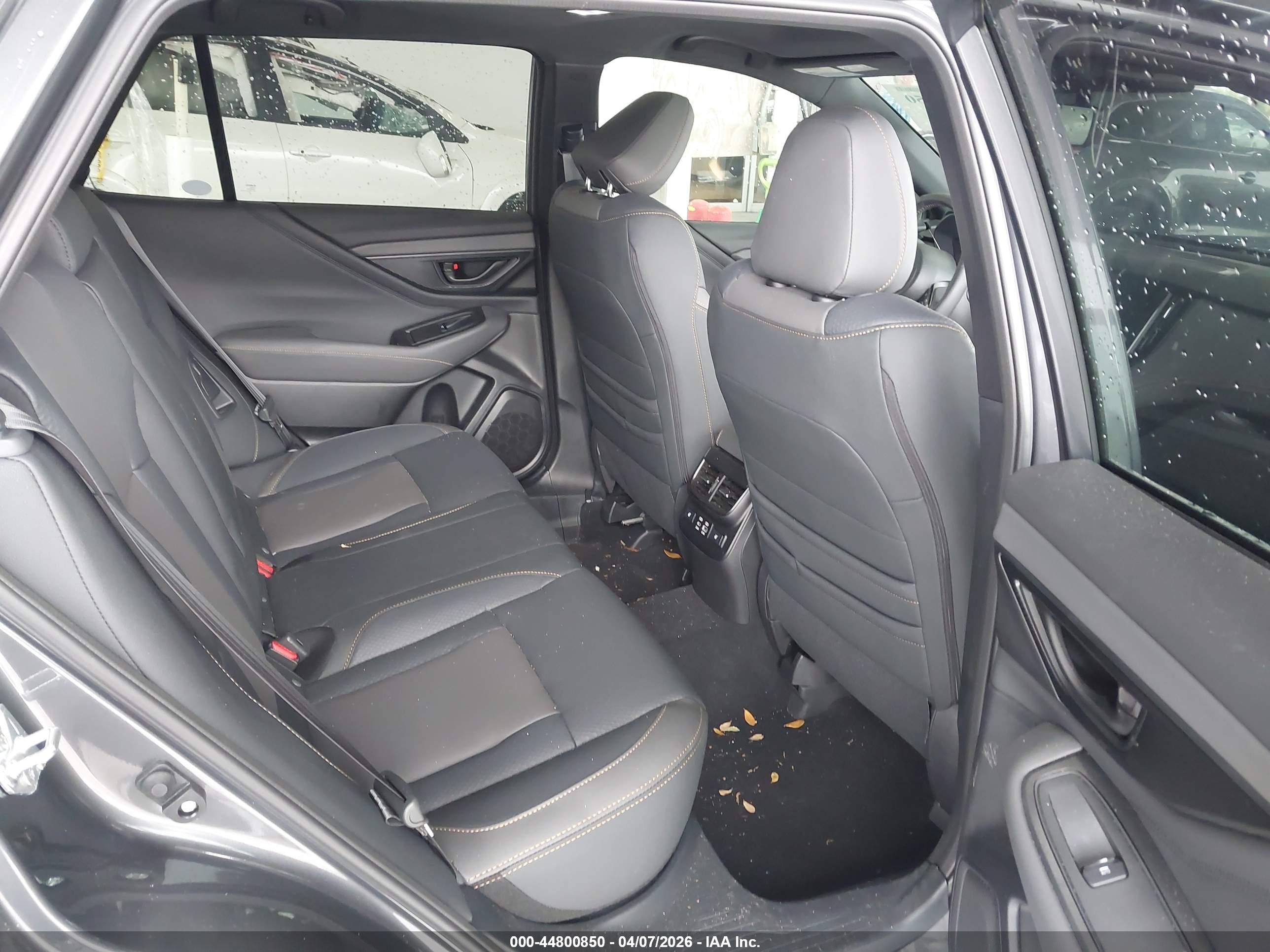 SUBARU OUTBACK image 8