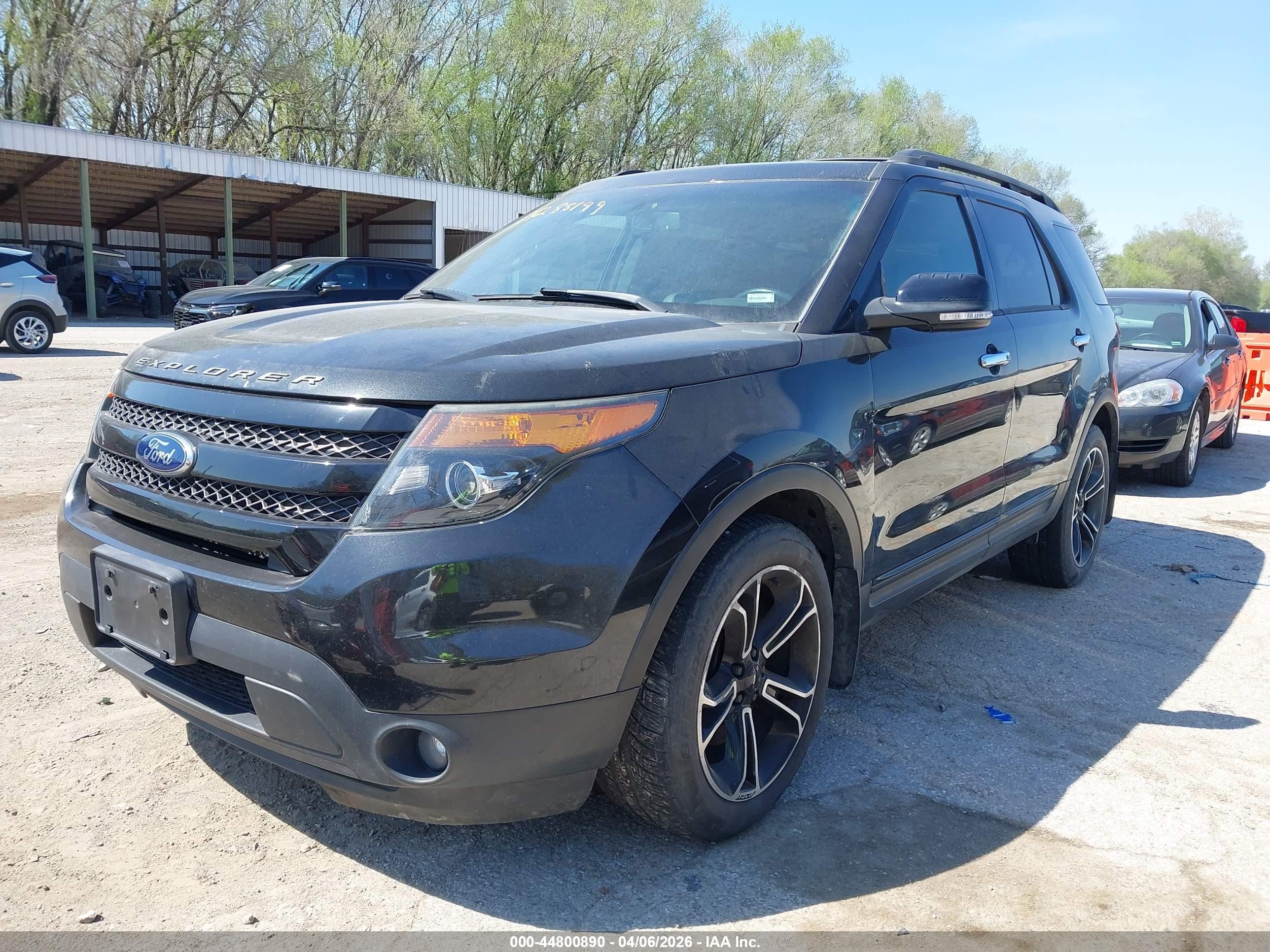 FORD EXPLORER image 2