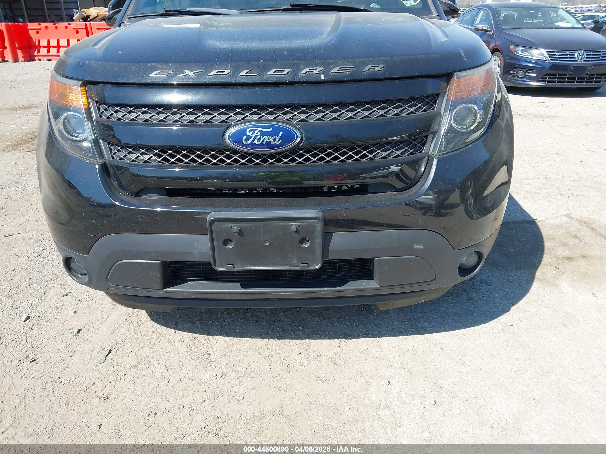 FORD EXPLORER image 6
