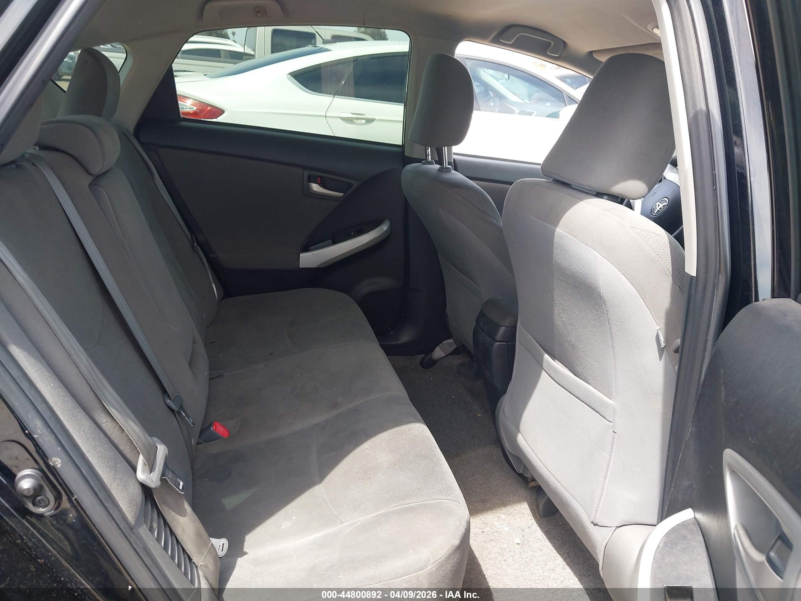 TOYOTA PRIUS image 8