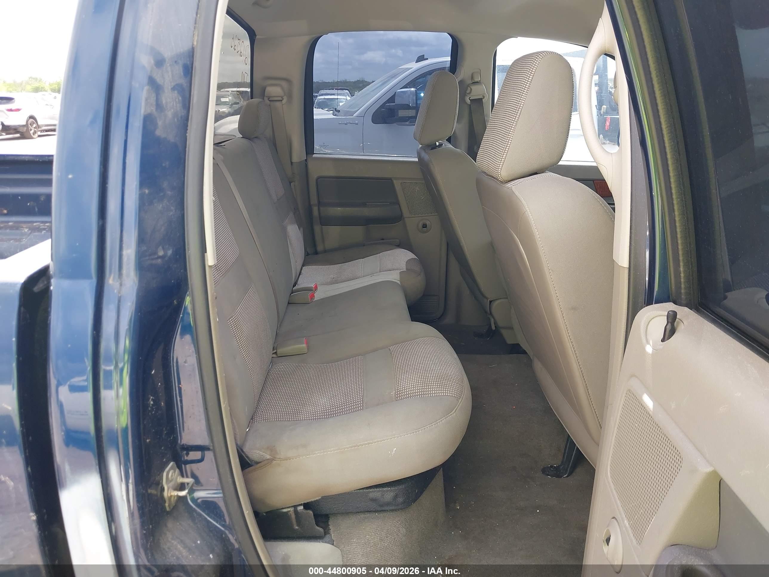 DODGE RAM image 8