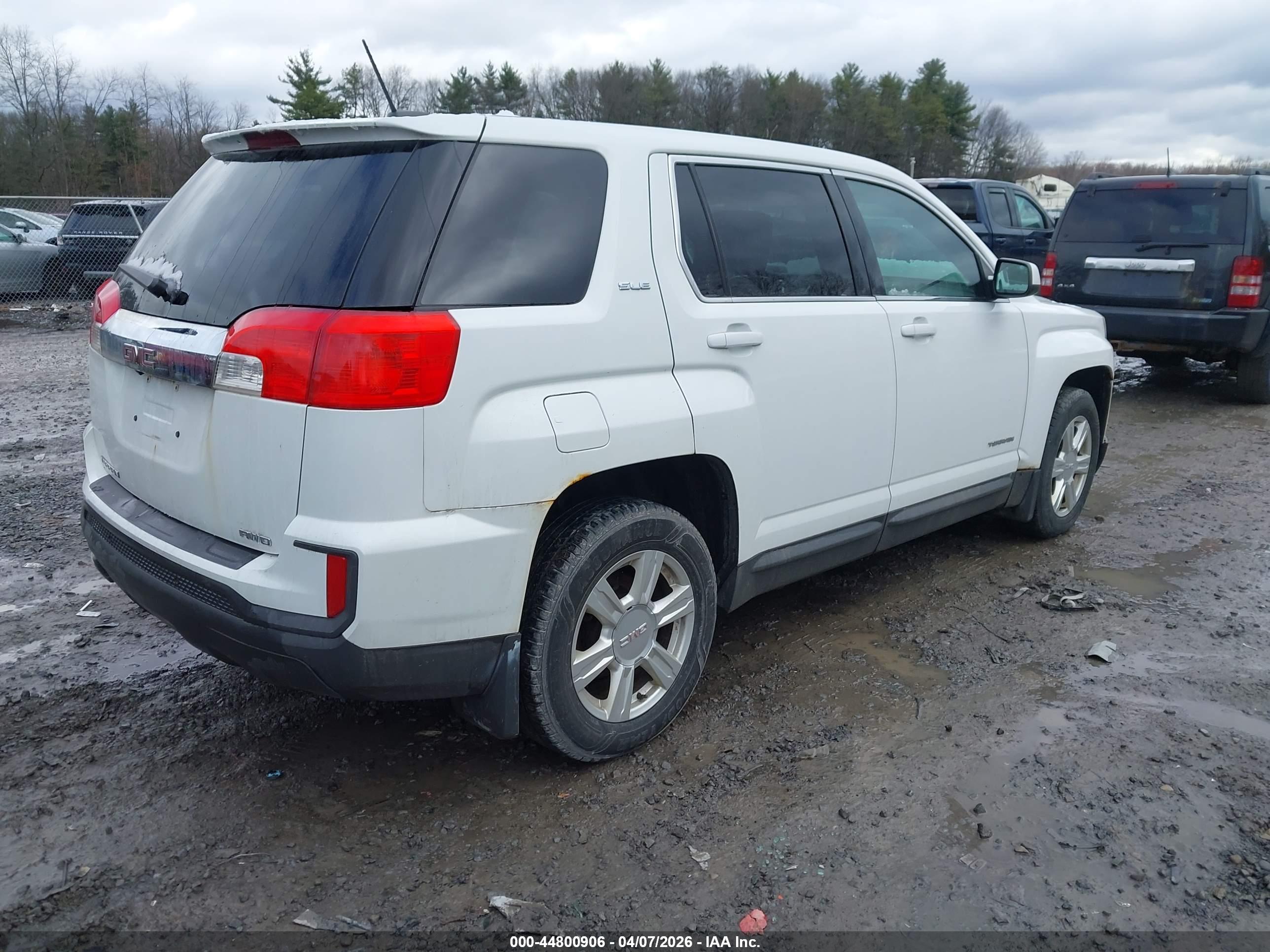 GMC TERRAIN image 4