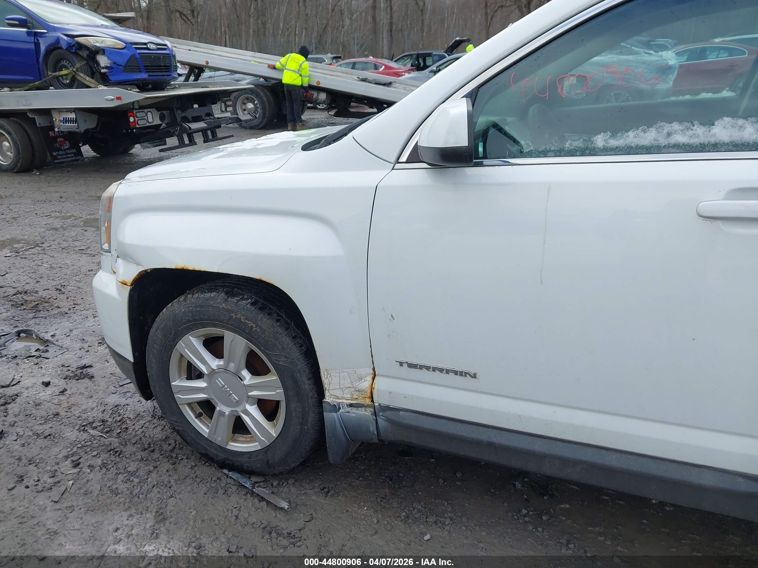 GMC TERRAIN image 6