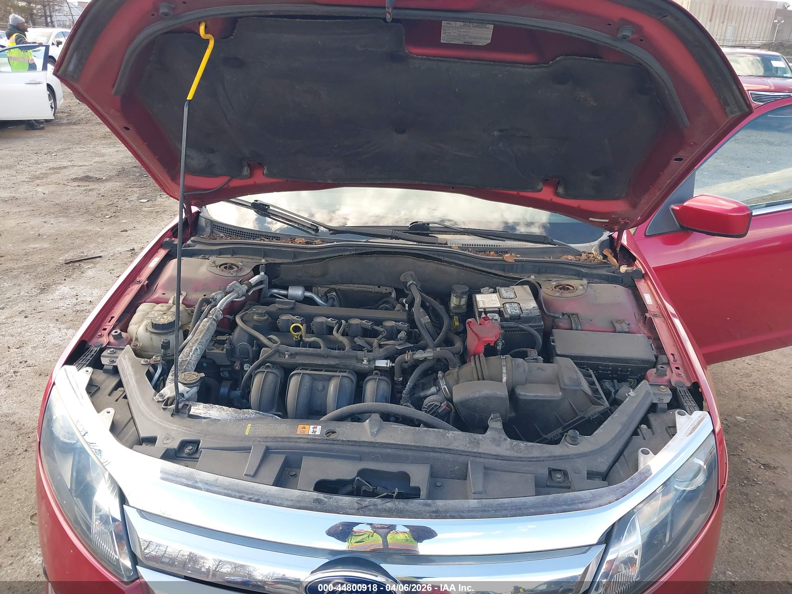 FORD FUSION image 10