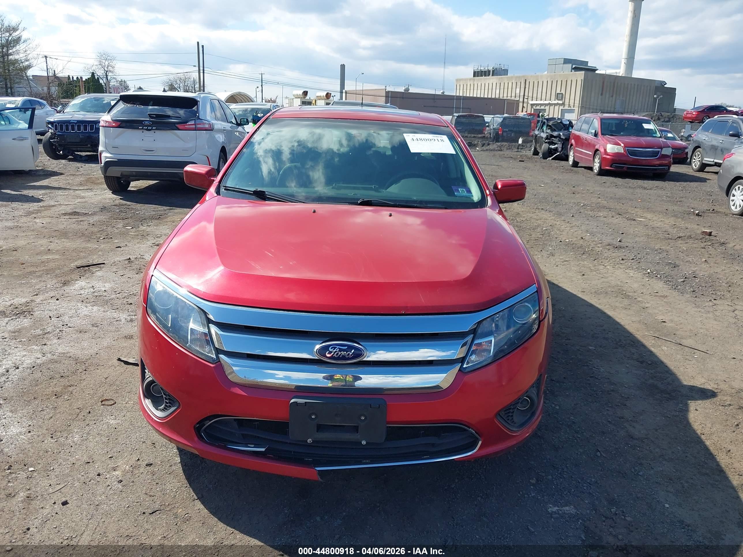 FORD FUSION image 6