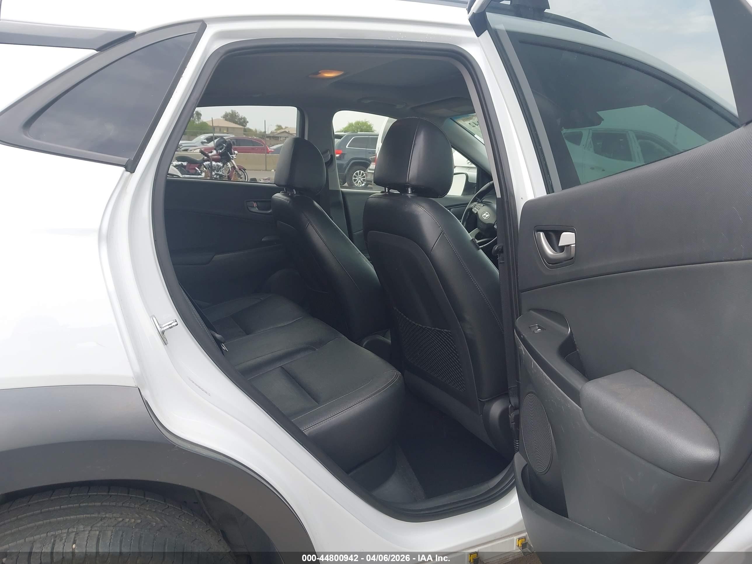 HYUNDAI KONA image 8