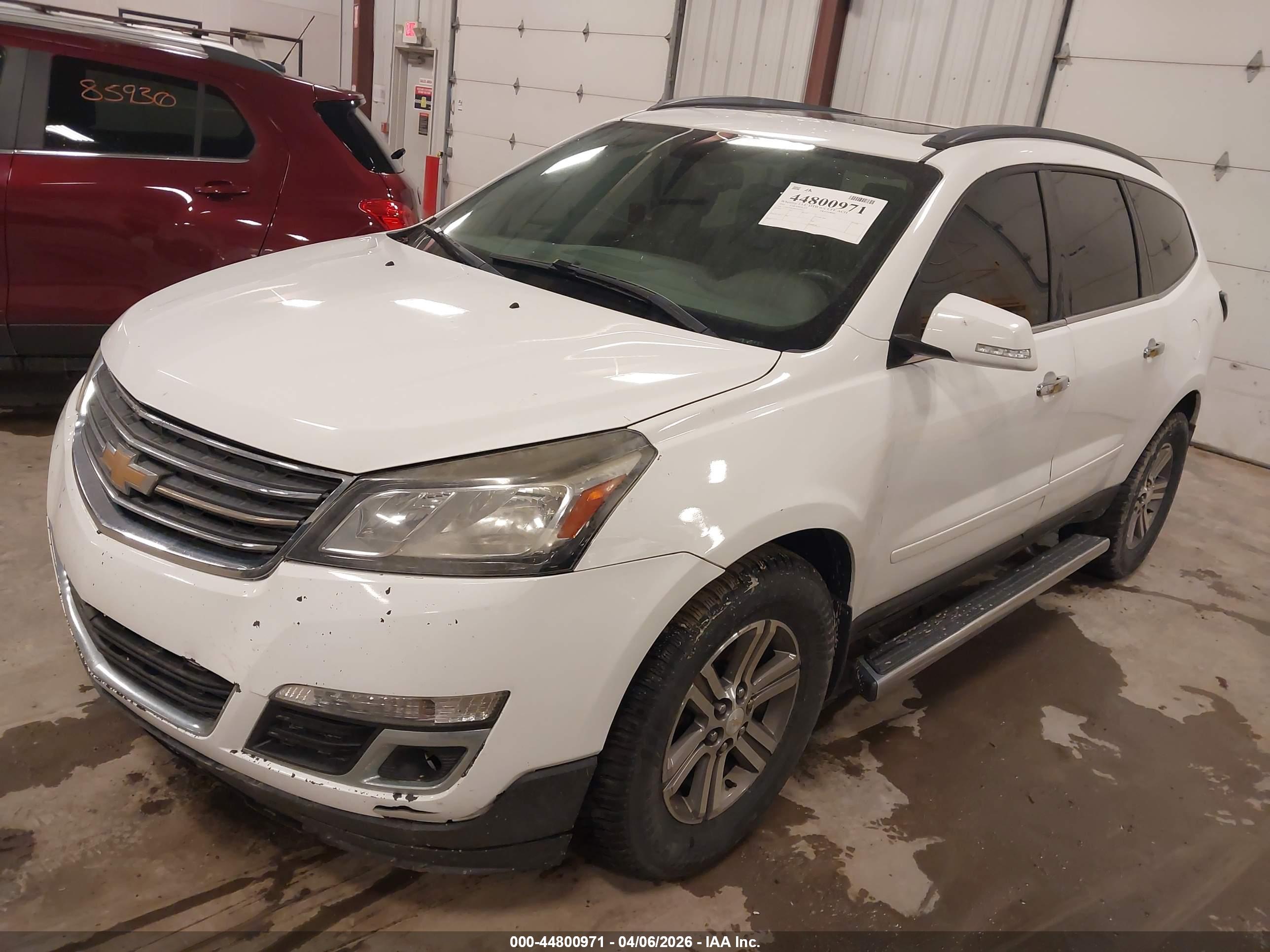 CHEVROLET TRAVERSE image 2