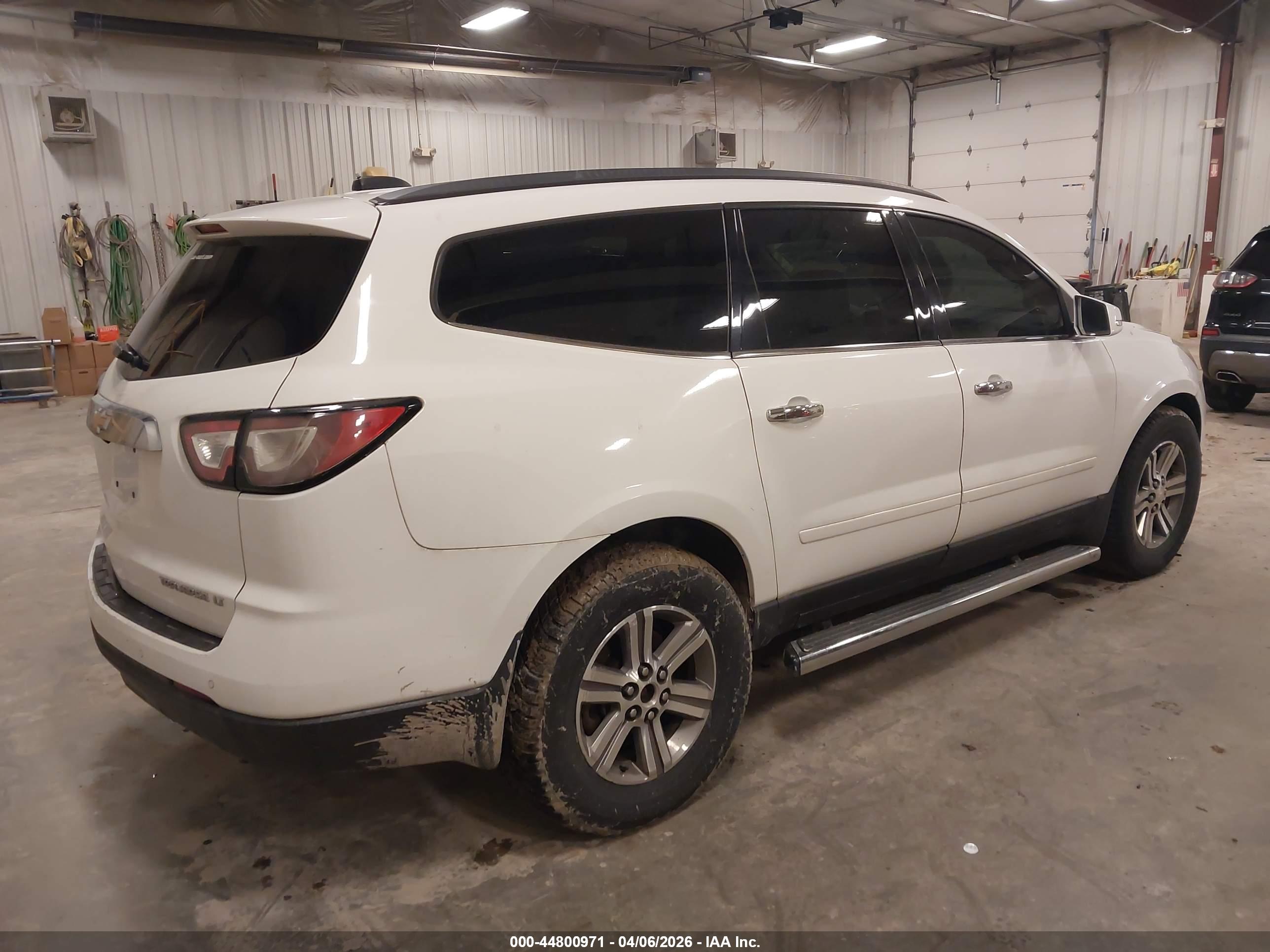 CHEVROLET TRAVERSE image 4