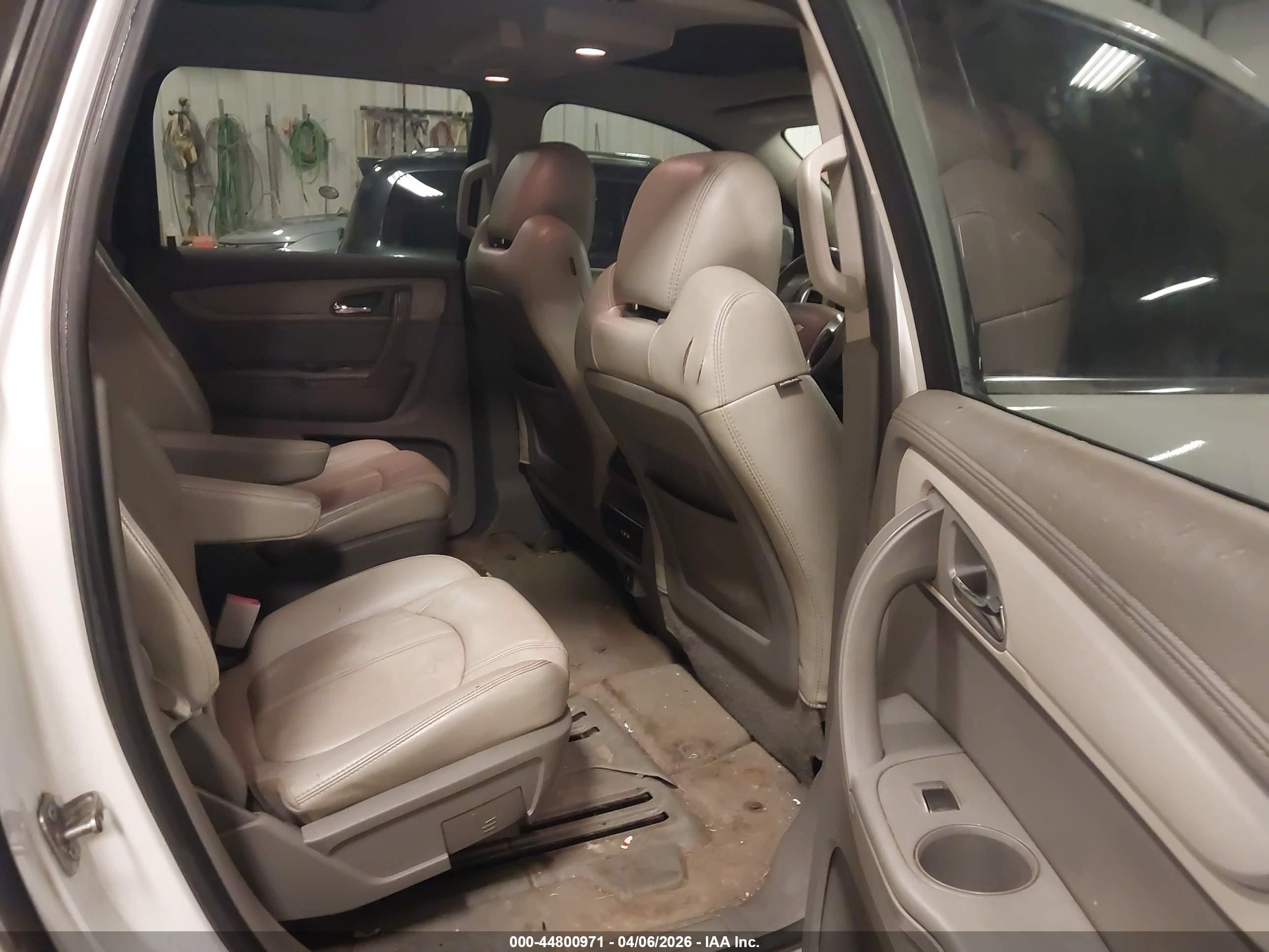 CHEVROLET TRAVERSE image 8