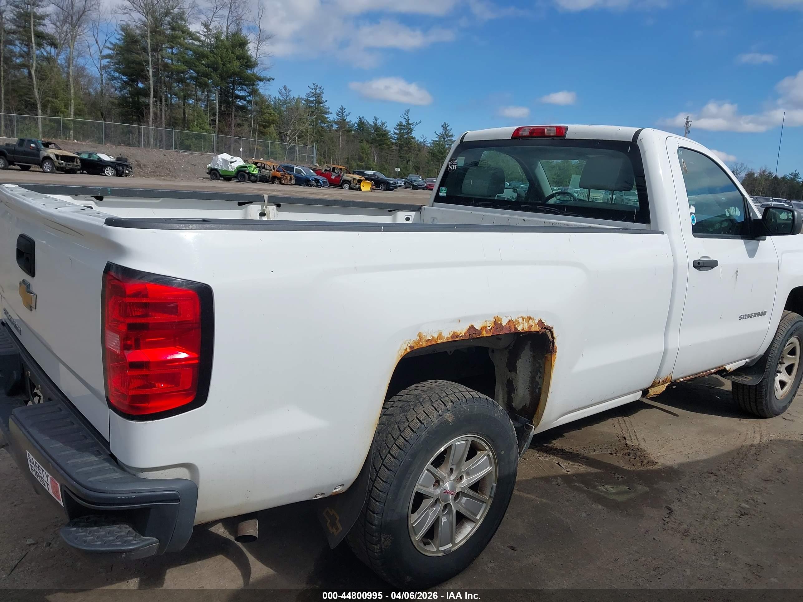 CHEVROLET SILVERADO image 6