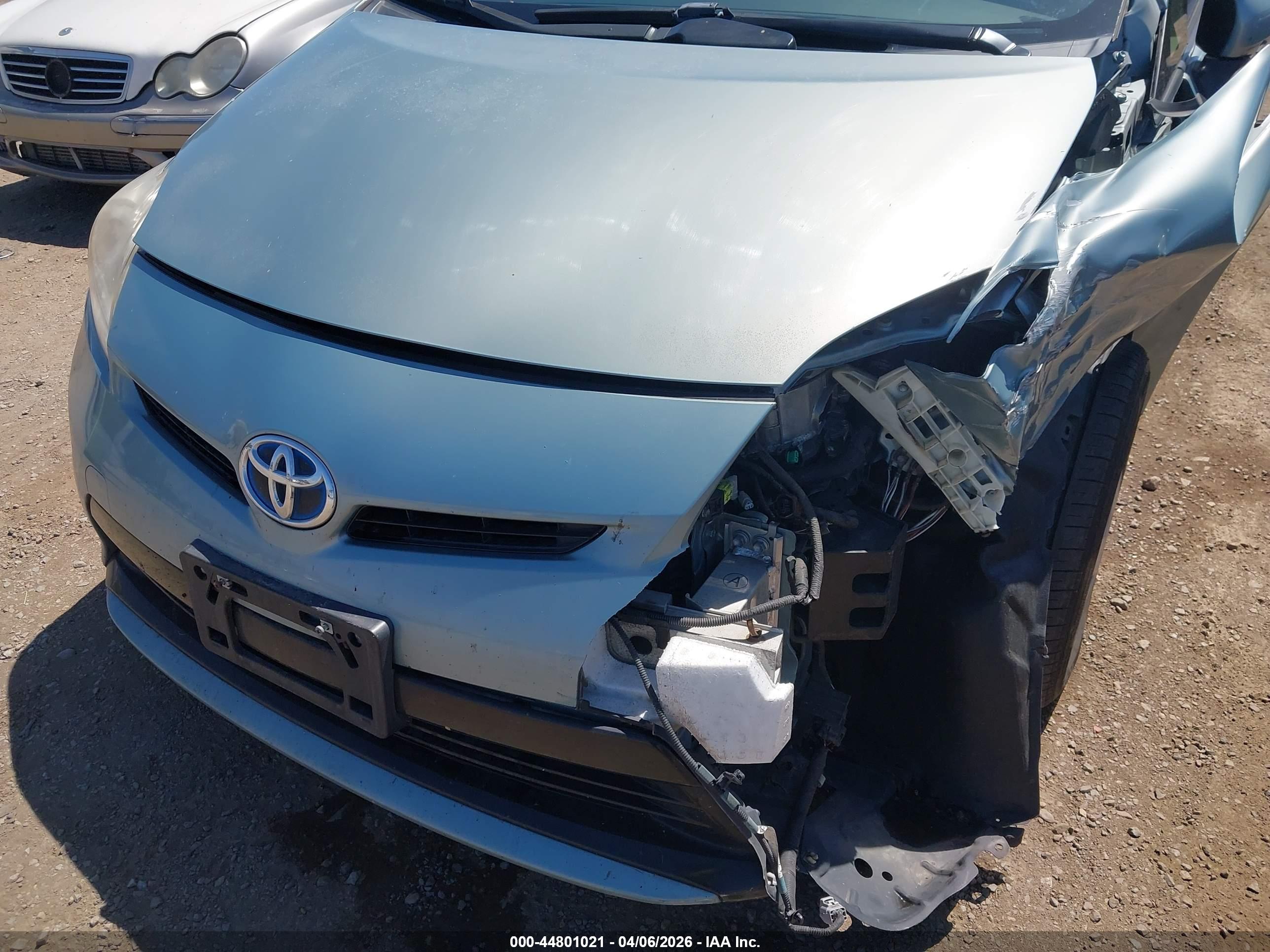 TOYOTA PRIUS image 6