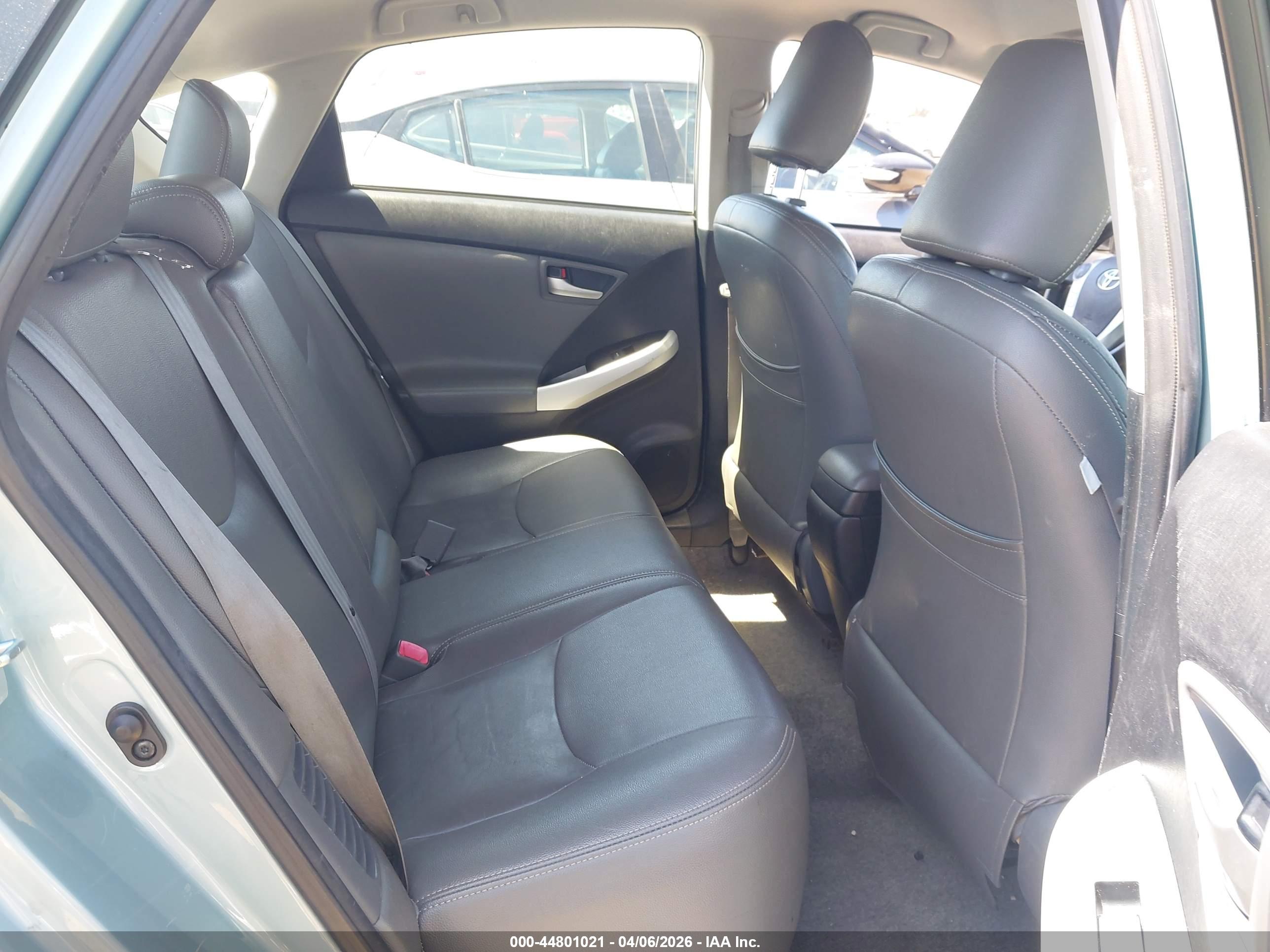 TOYOTA PRIUS image 8