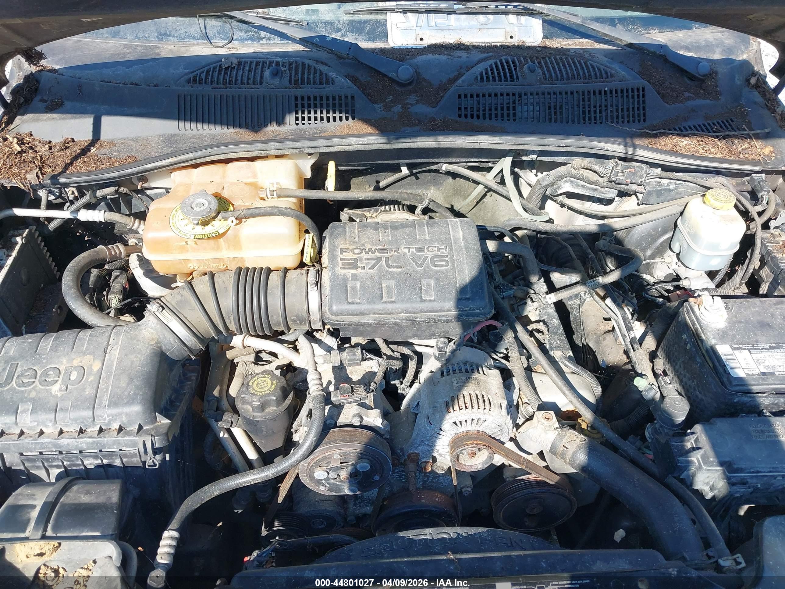 JEEP LIBERTY image 10