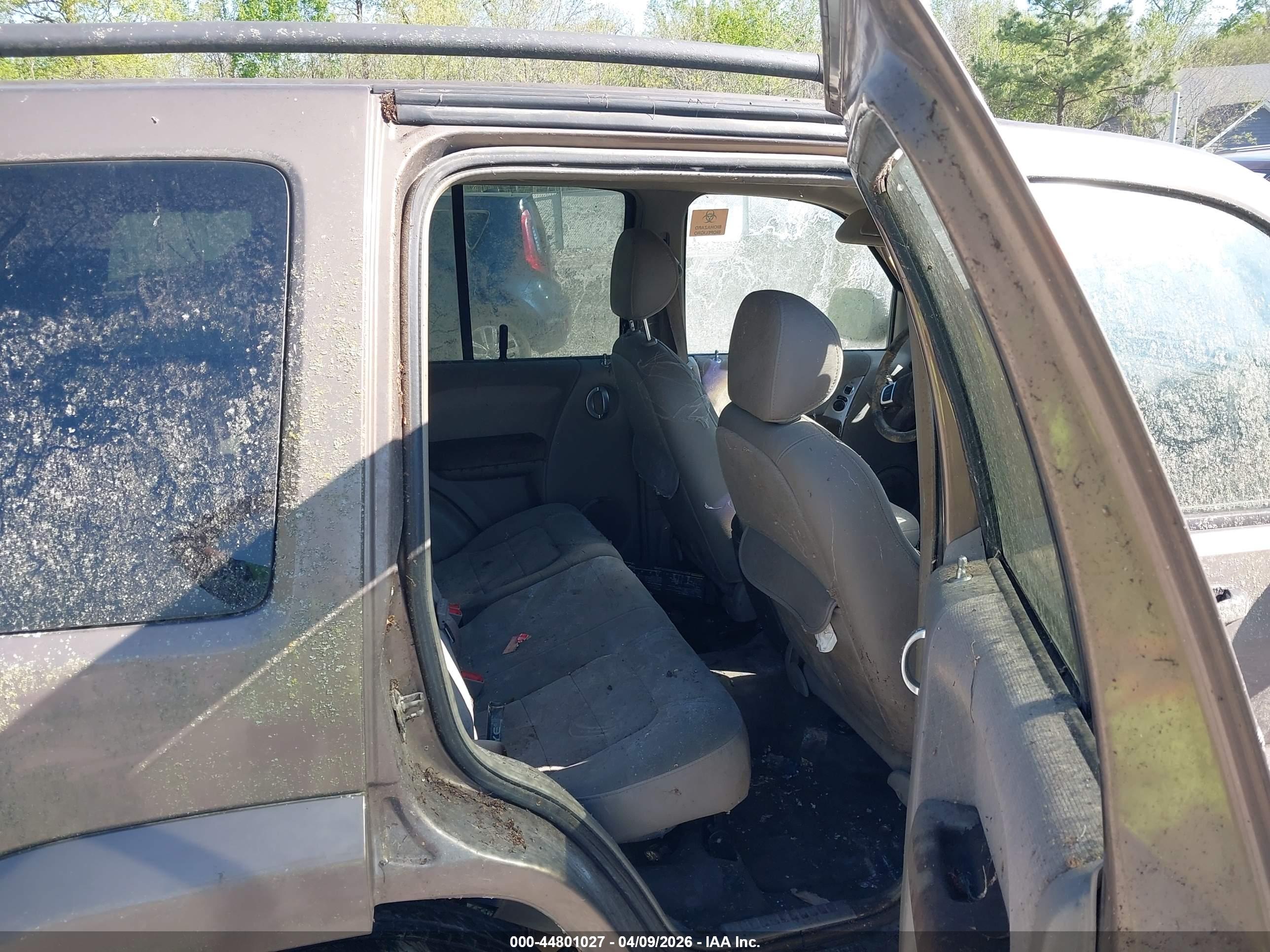 JEEP LIBERTY image 8