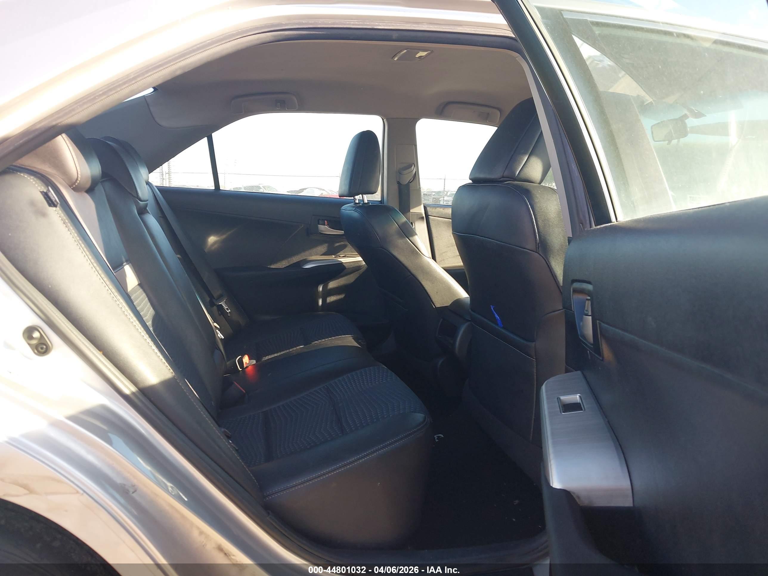 TOYOTA CAMRY image 8