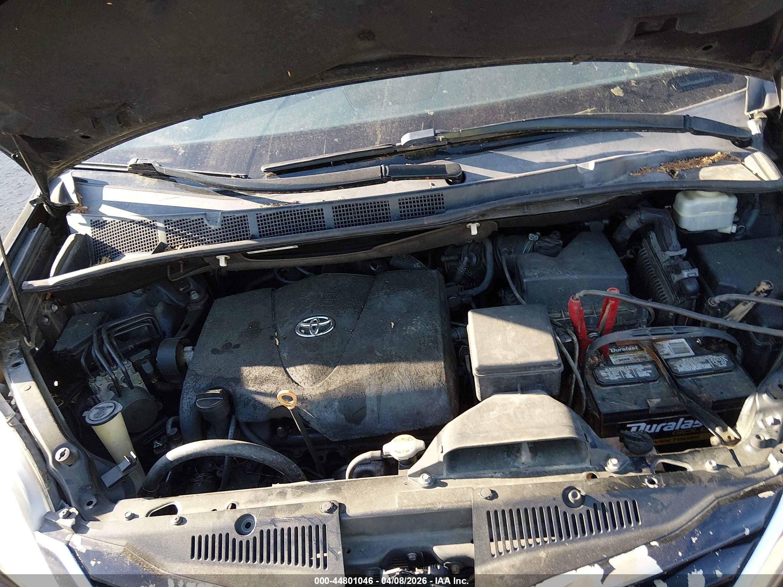 TOYOTA SIENNA image 10