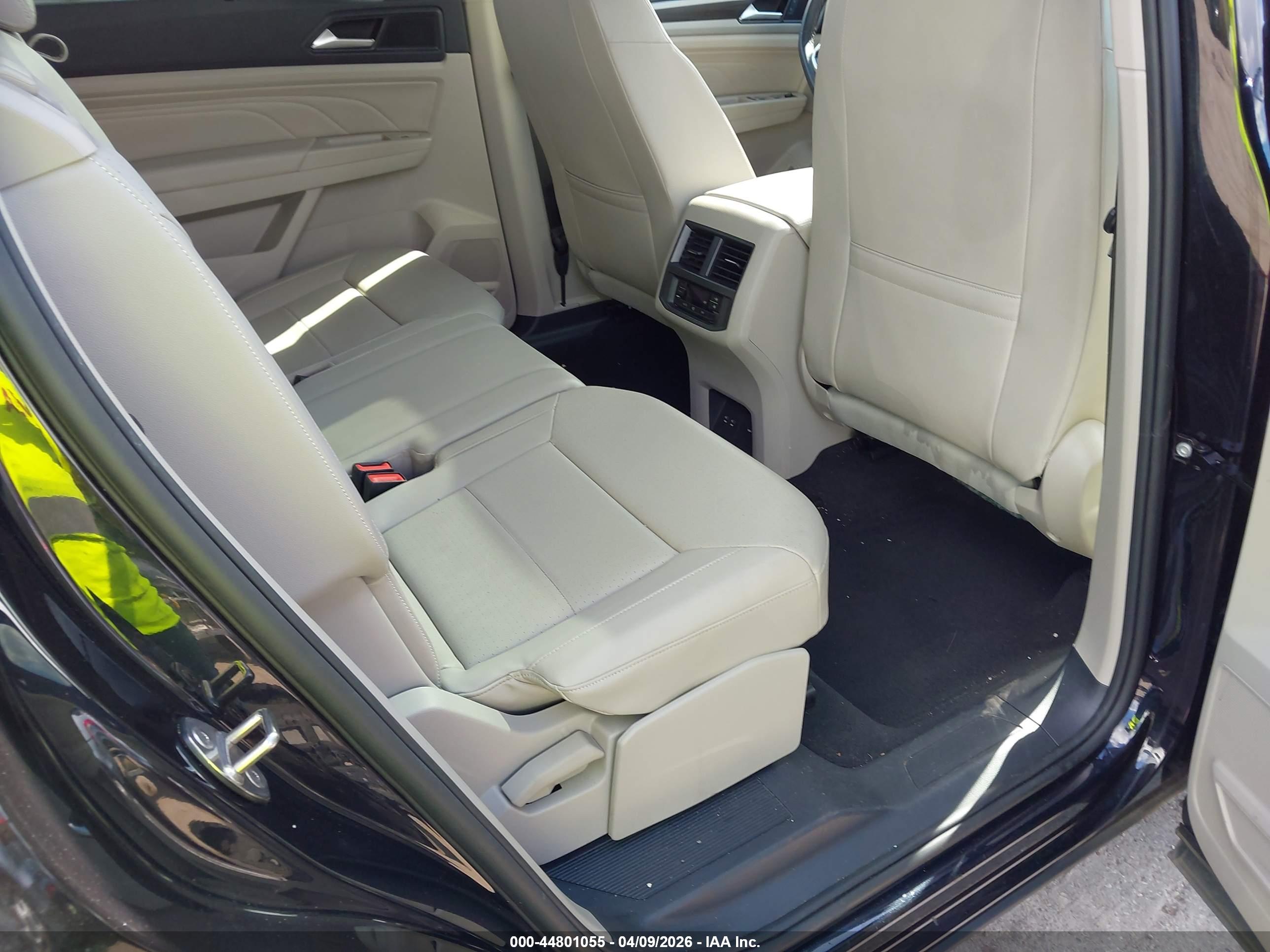 VOLKSWAGEN ATLAS image 8