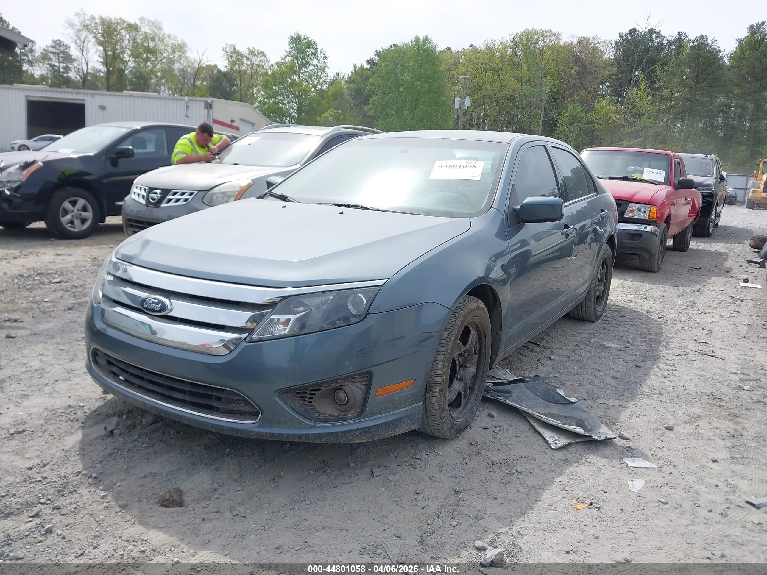 FORD FUSION image 2