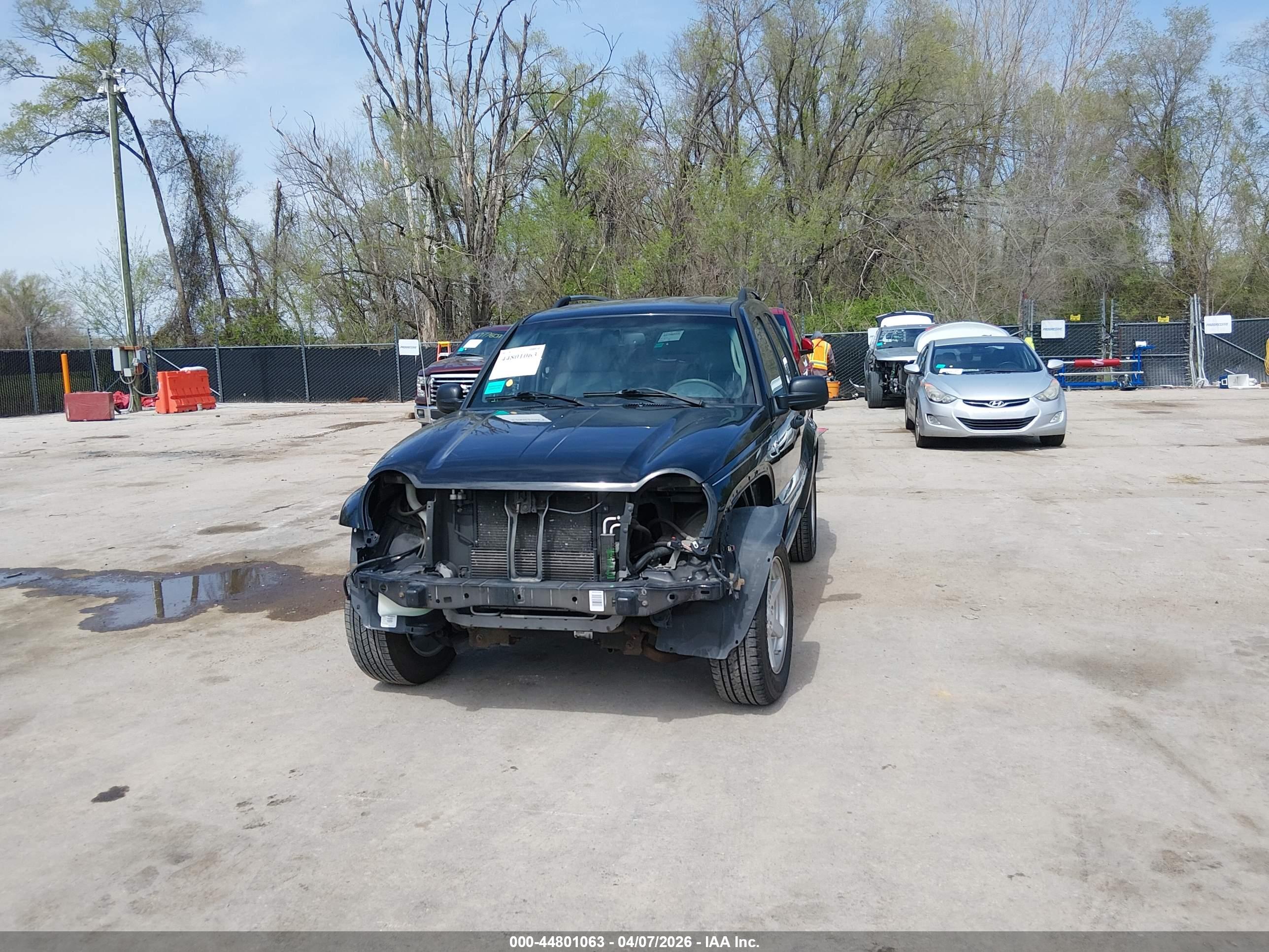JEEP LIBERTY image 6