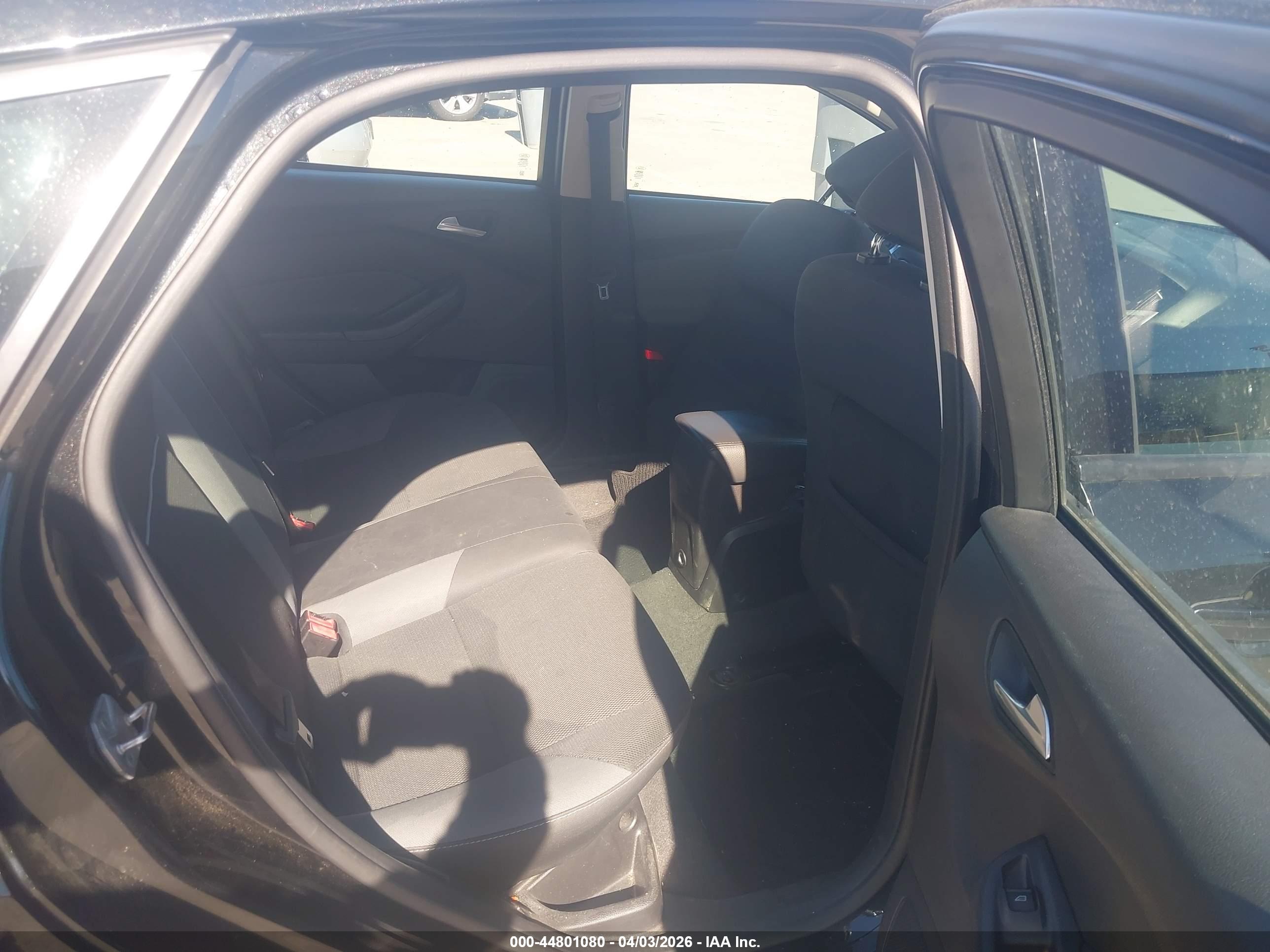 FORD FOCUS image 8
