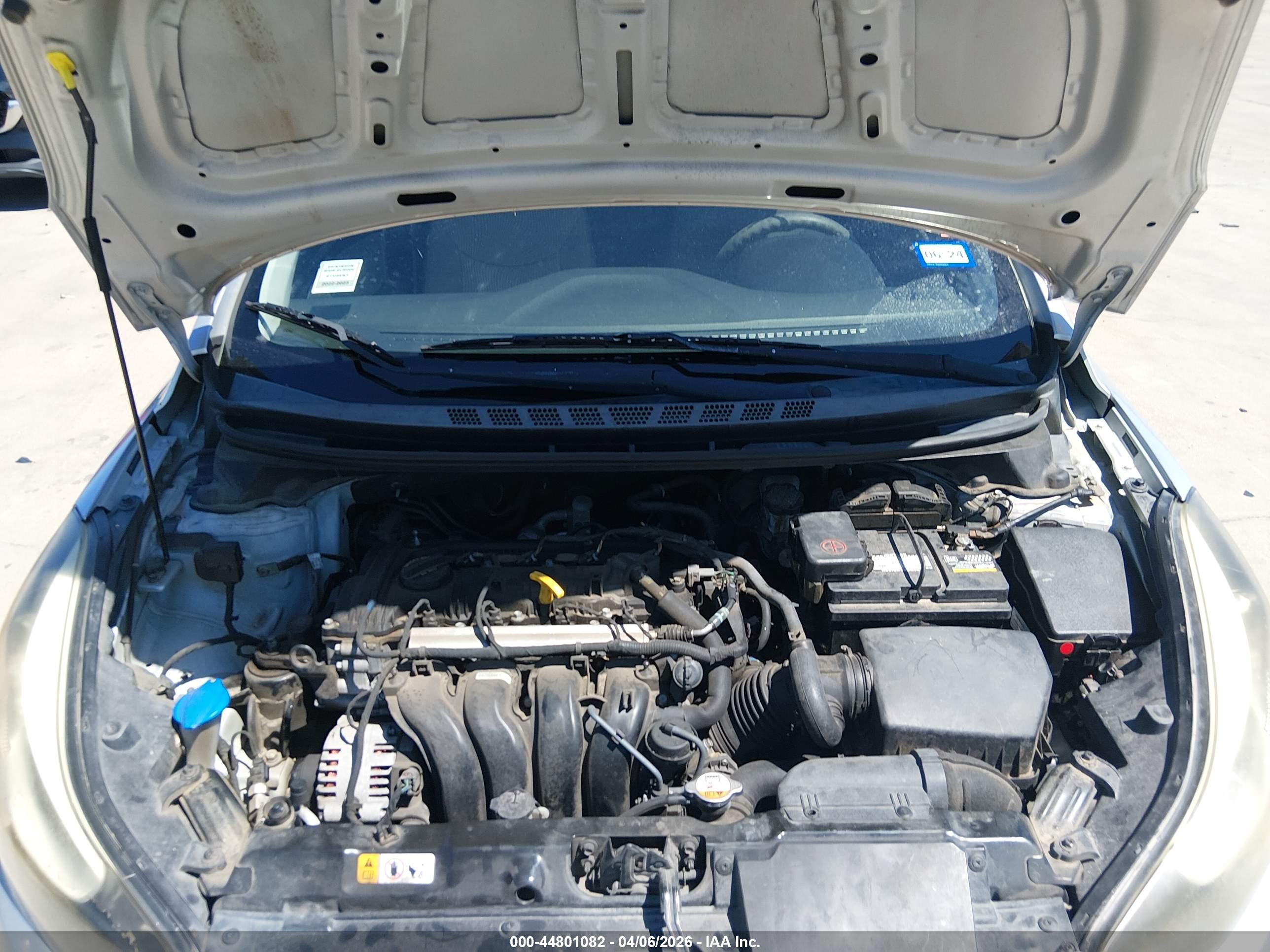 HYUNDAI ELANTRA image 10