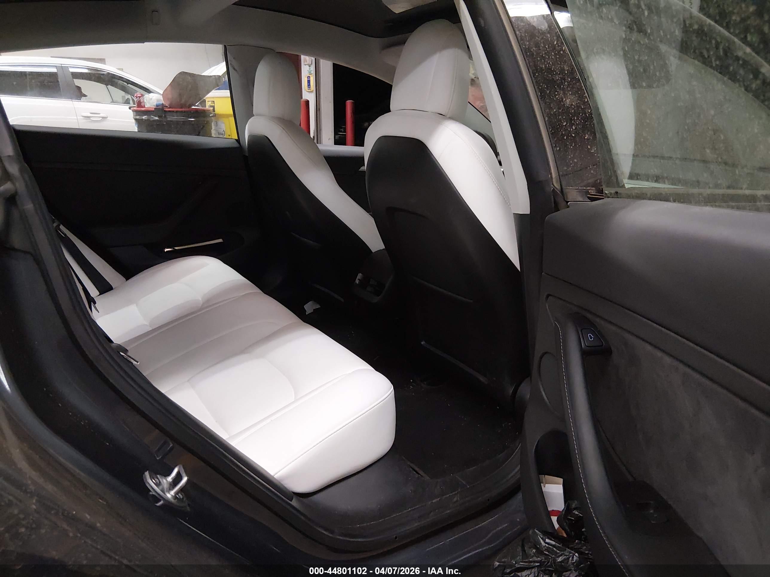 TESLA MODEL image 8