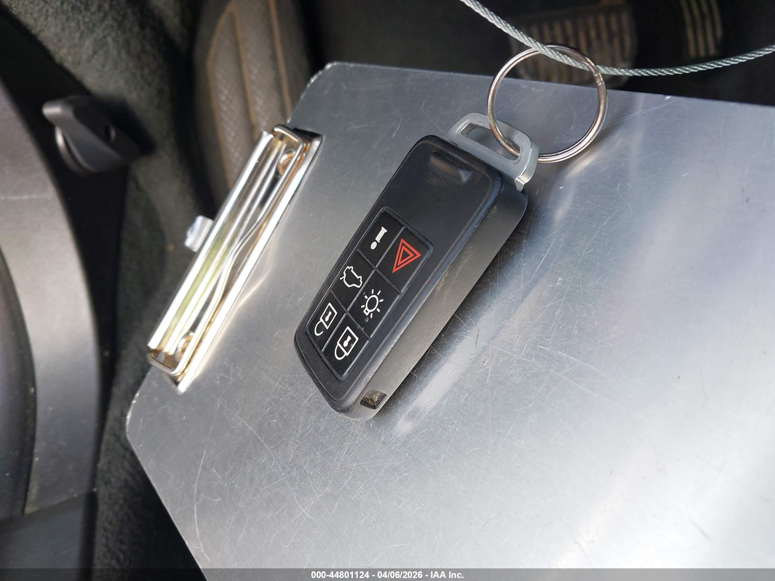 VOLVO S60 image 11