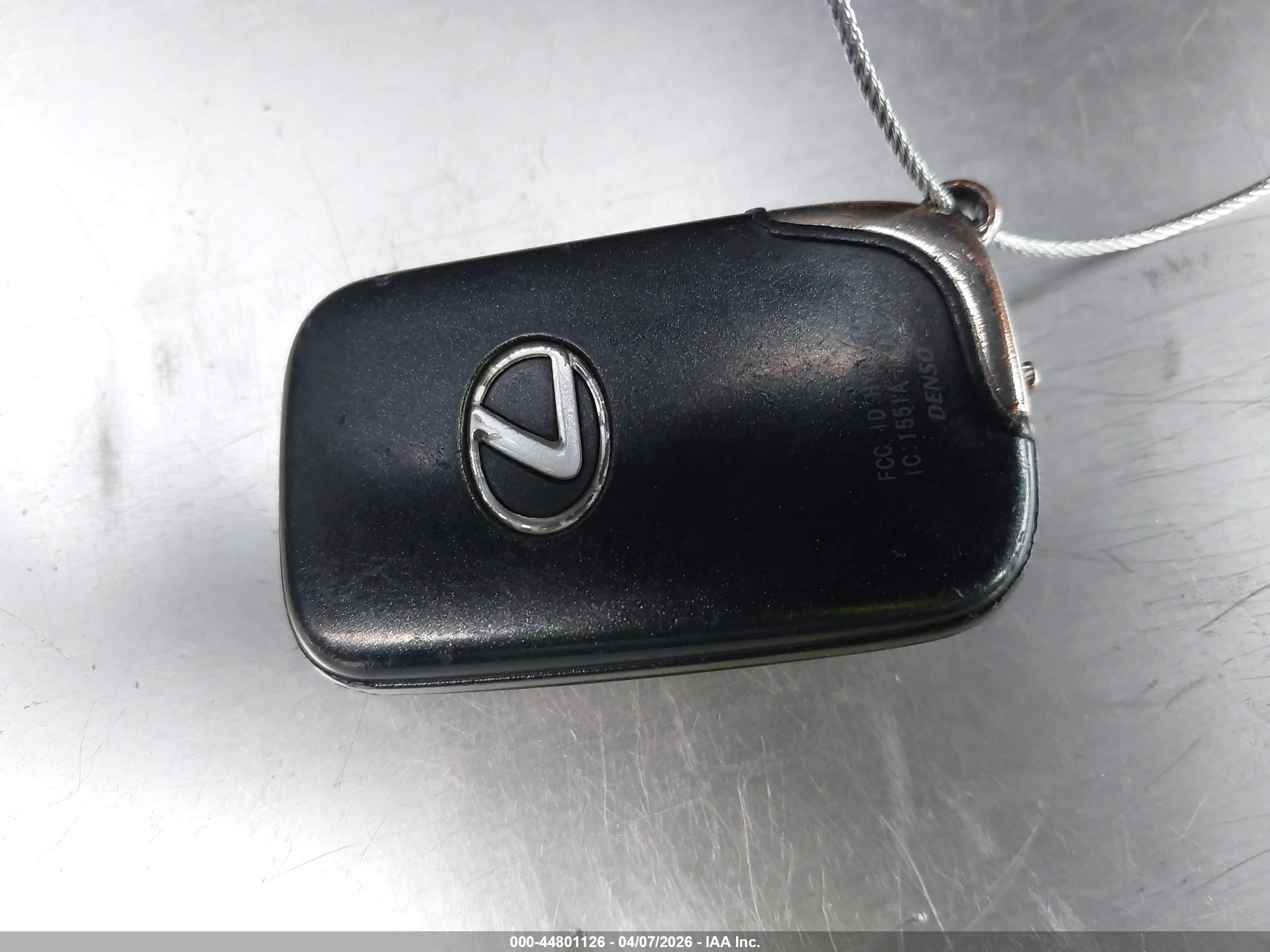 LEXUS ES image 11