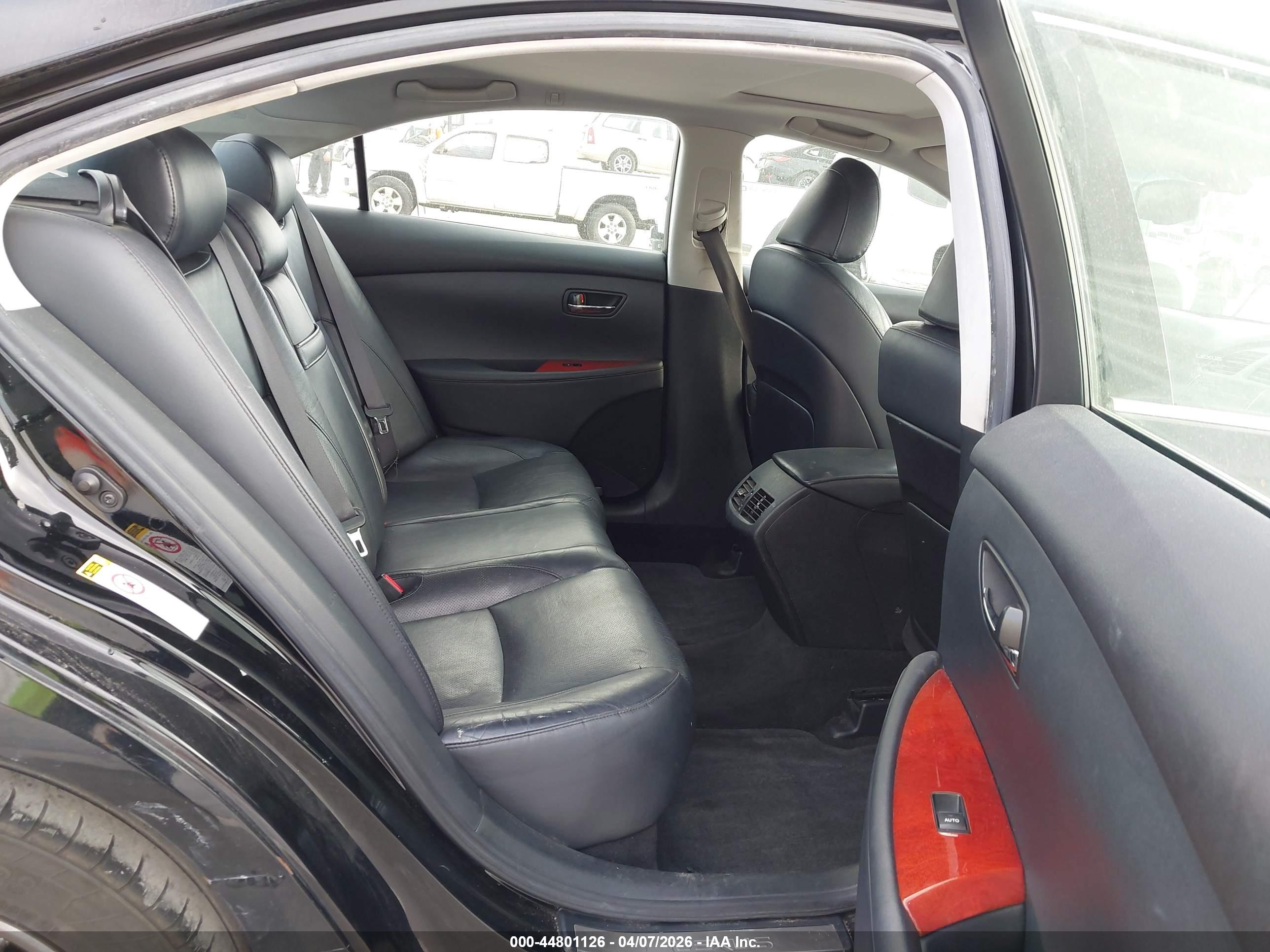 LEXUS ES image 8