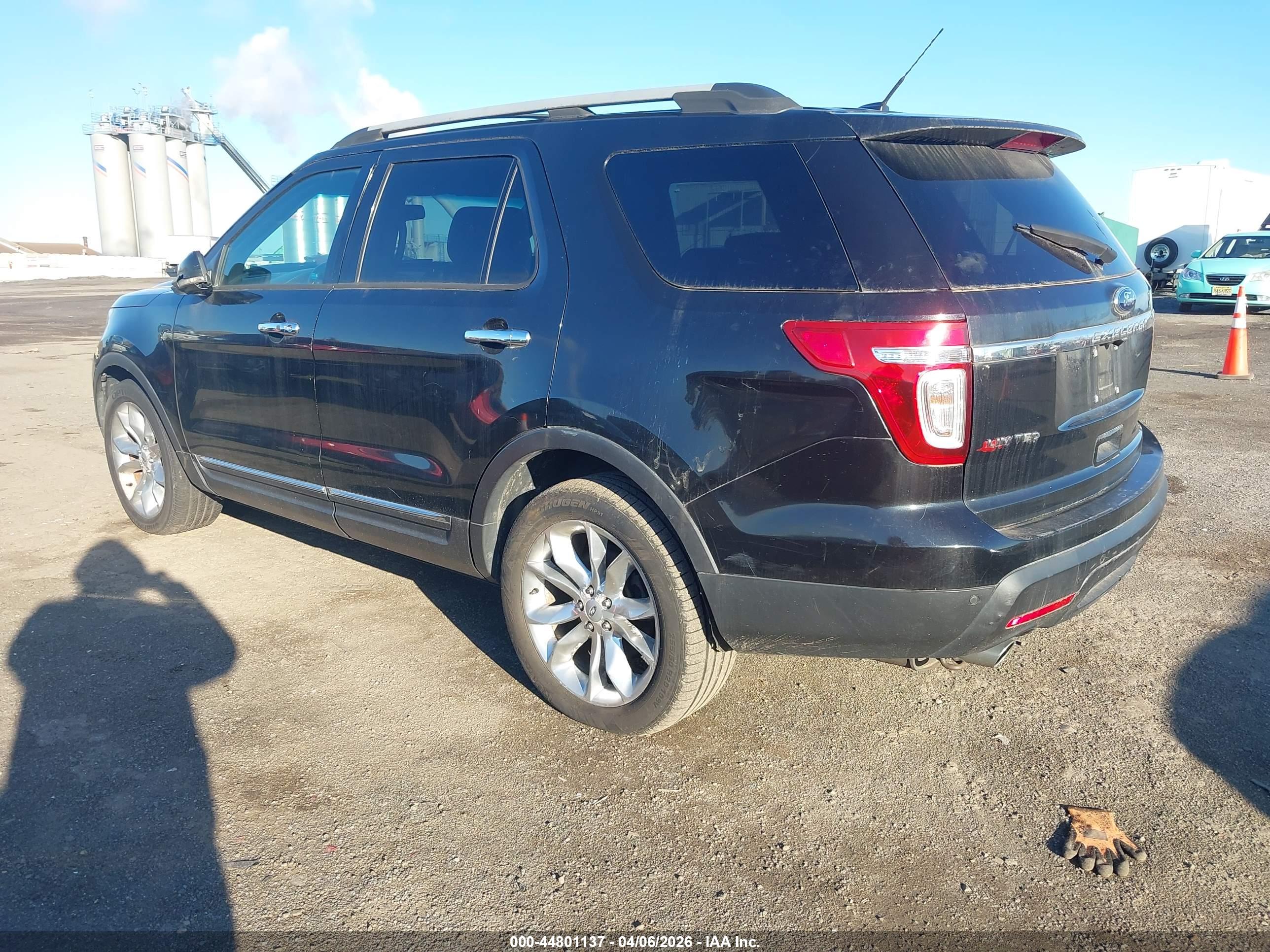 FORD EXPLORER image 3