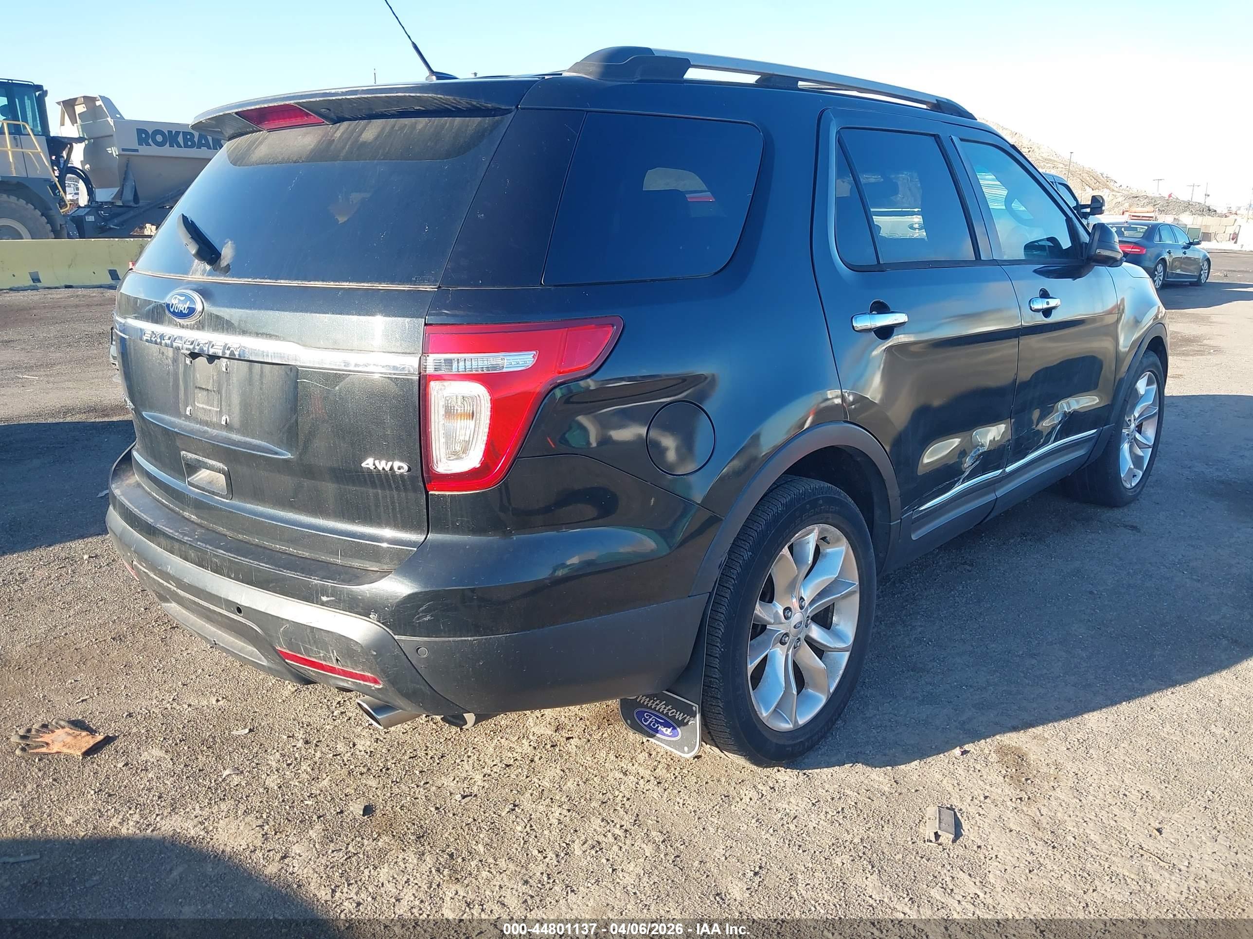 FORD EXPLORER image 4