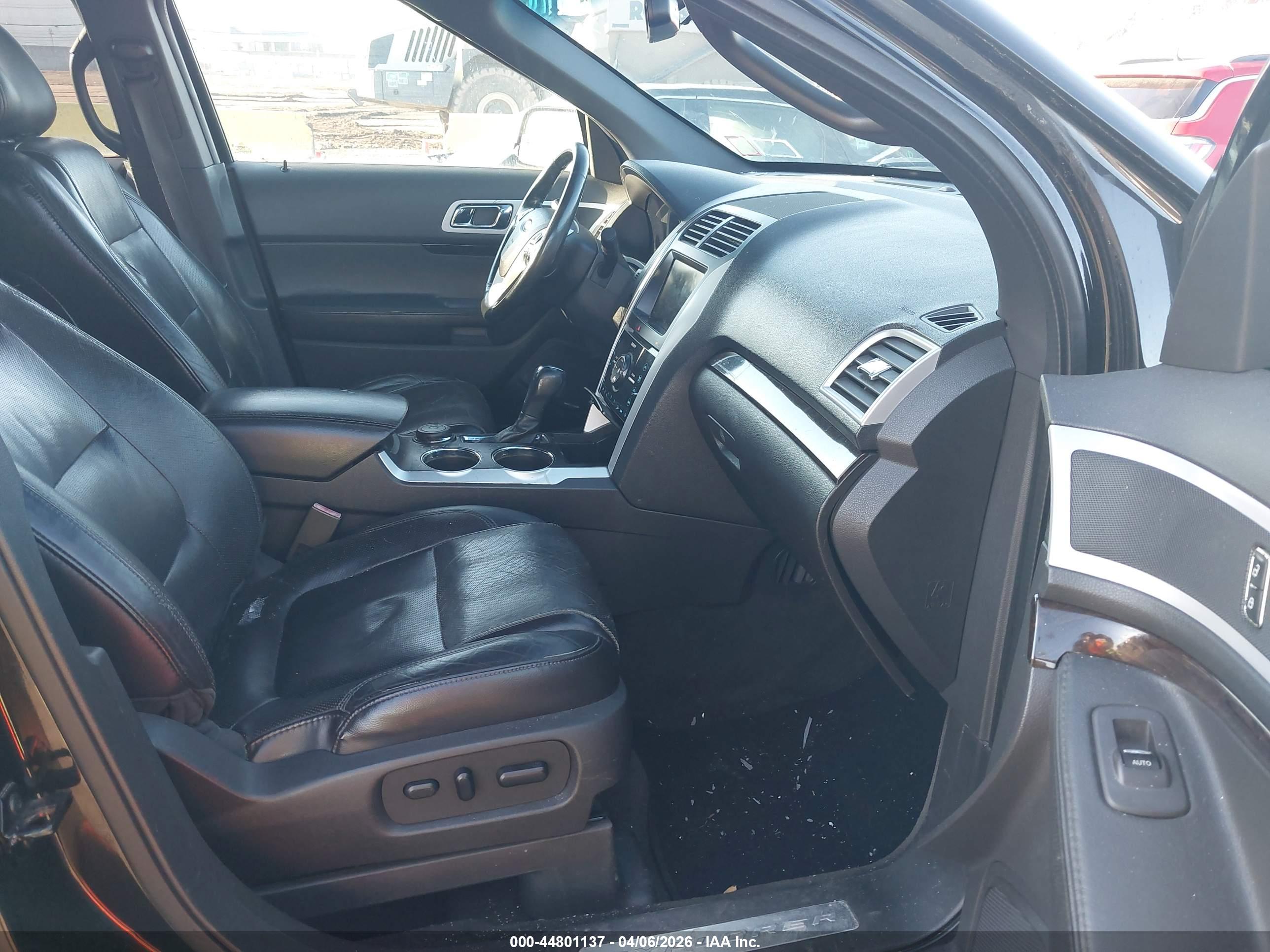 FORD EXPLORER image 5