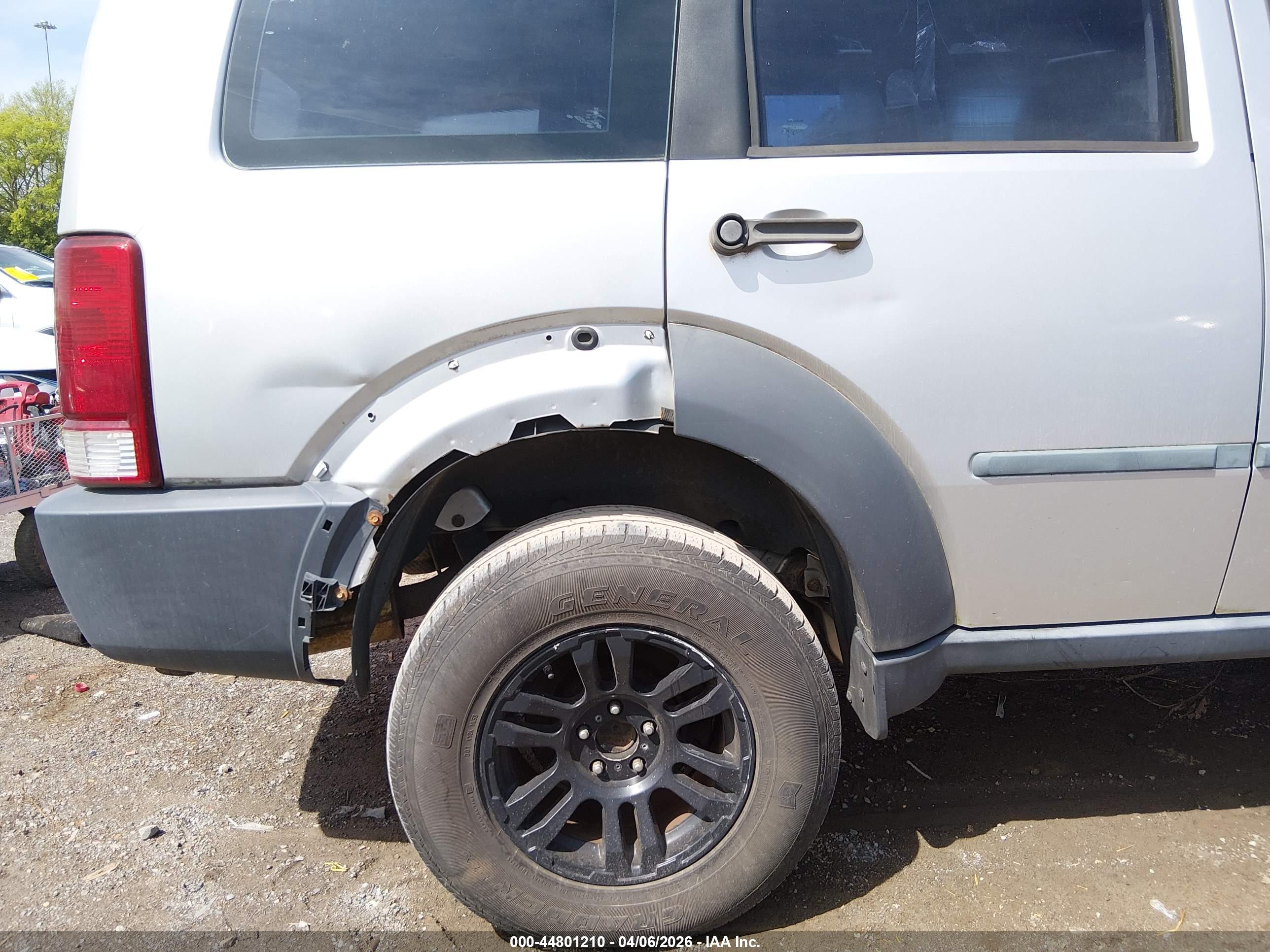 DODGE NITRO image 6