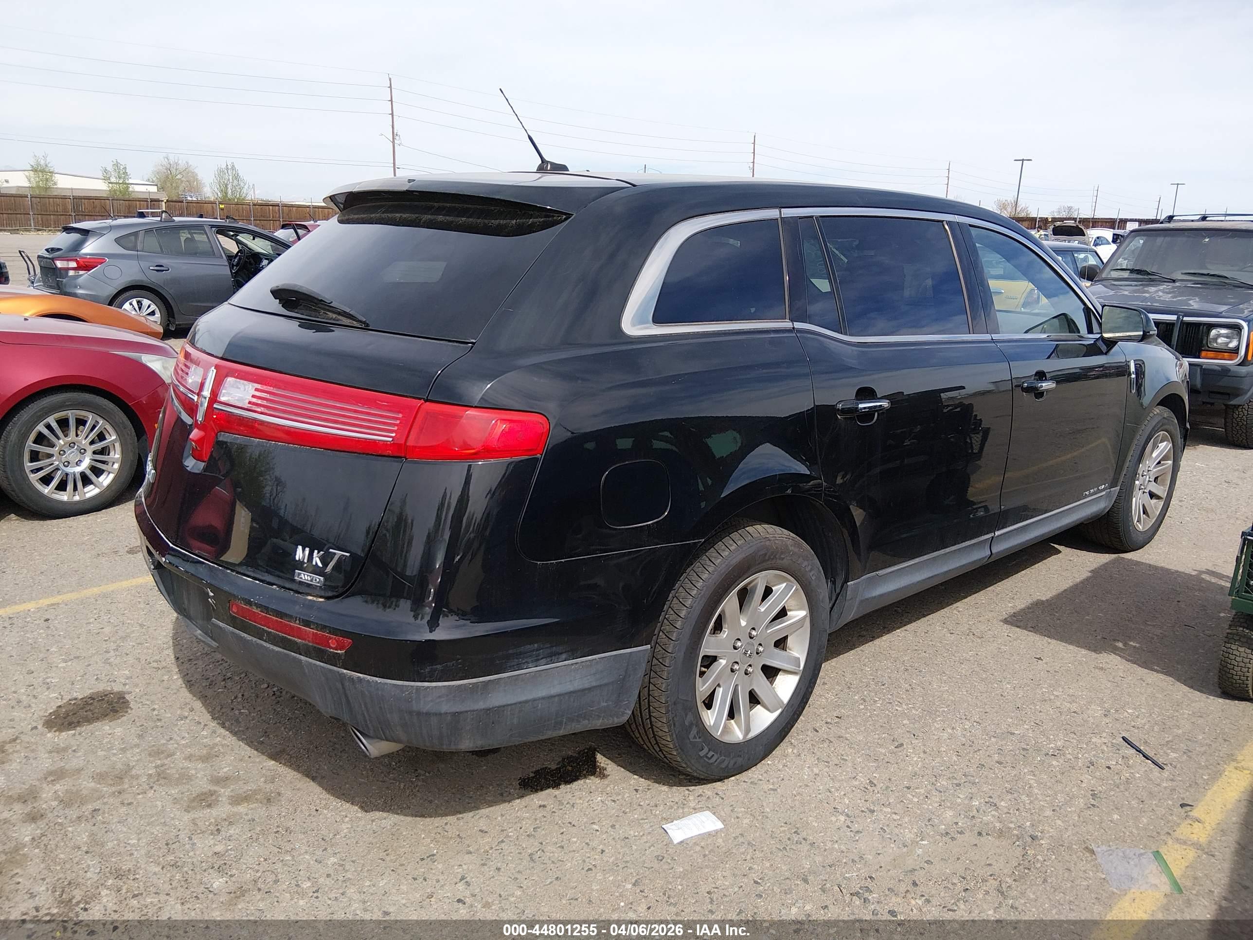 LINCOLN MKT image 4