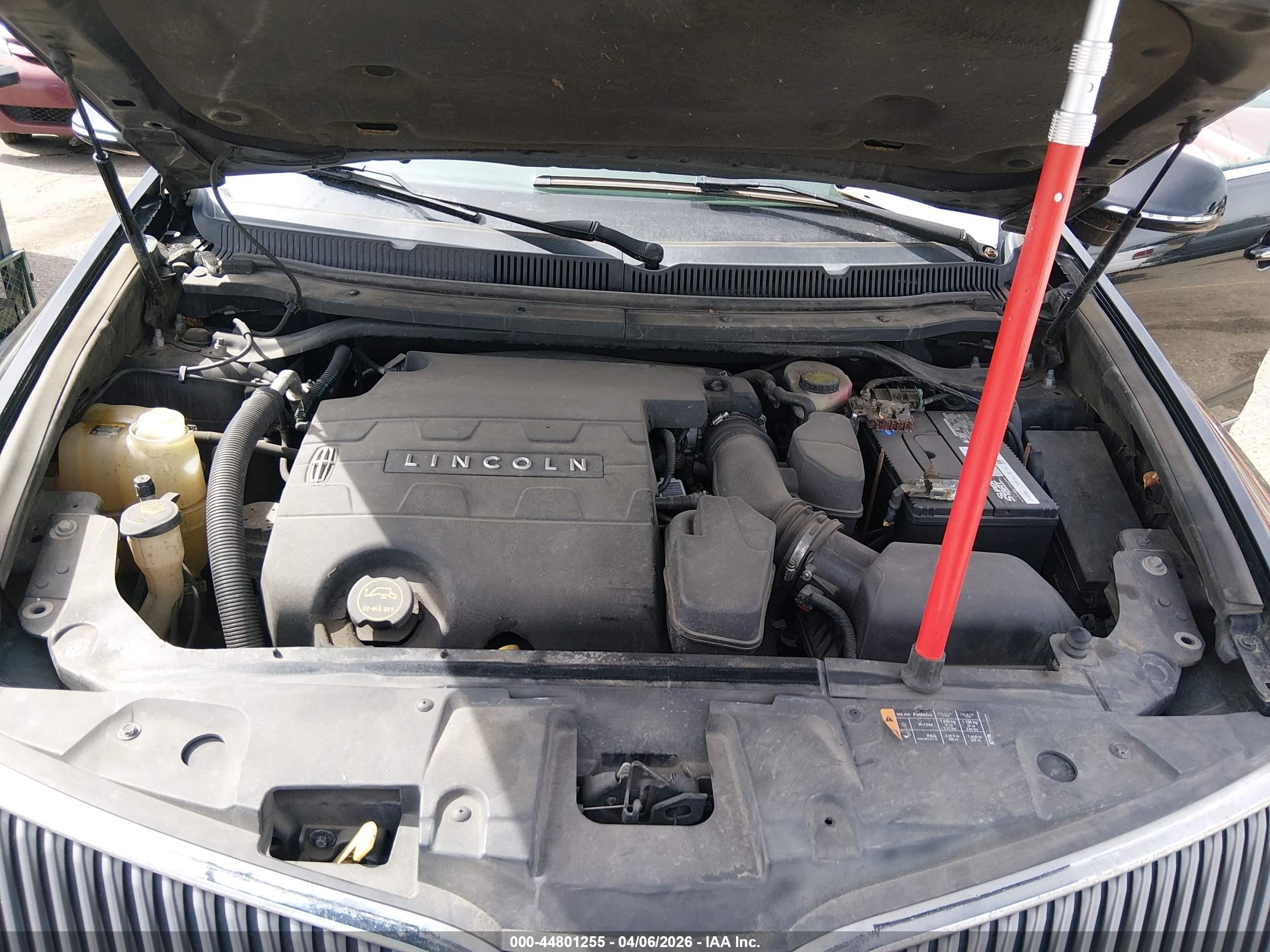 LINCOLN MKT image 6