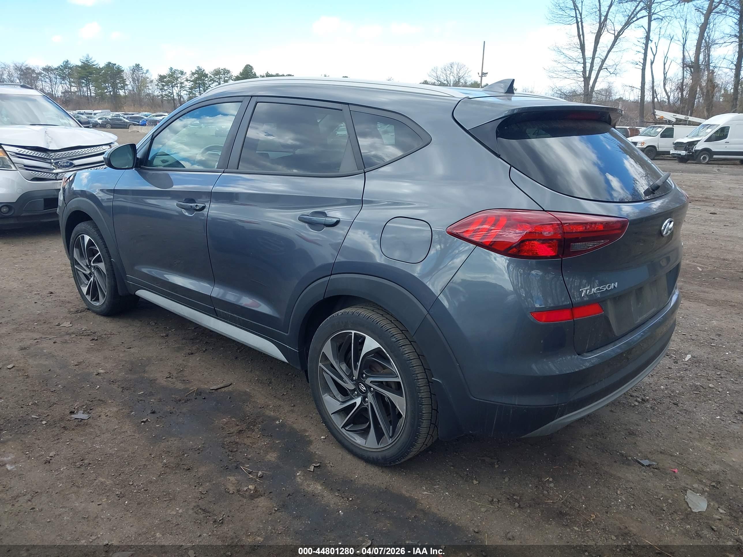 HYUNDAI TUCSON image 3