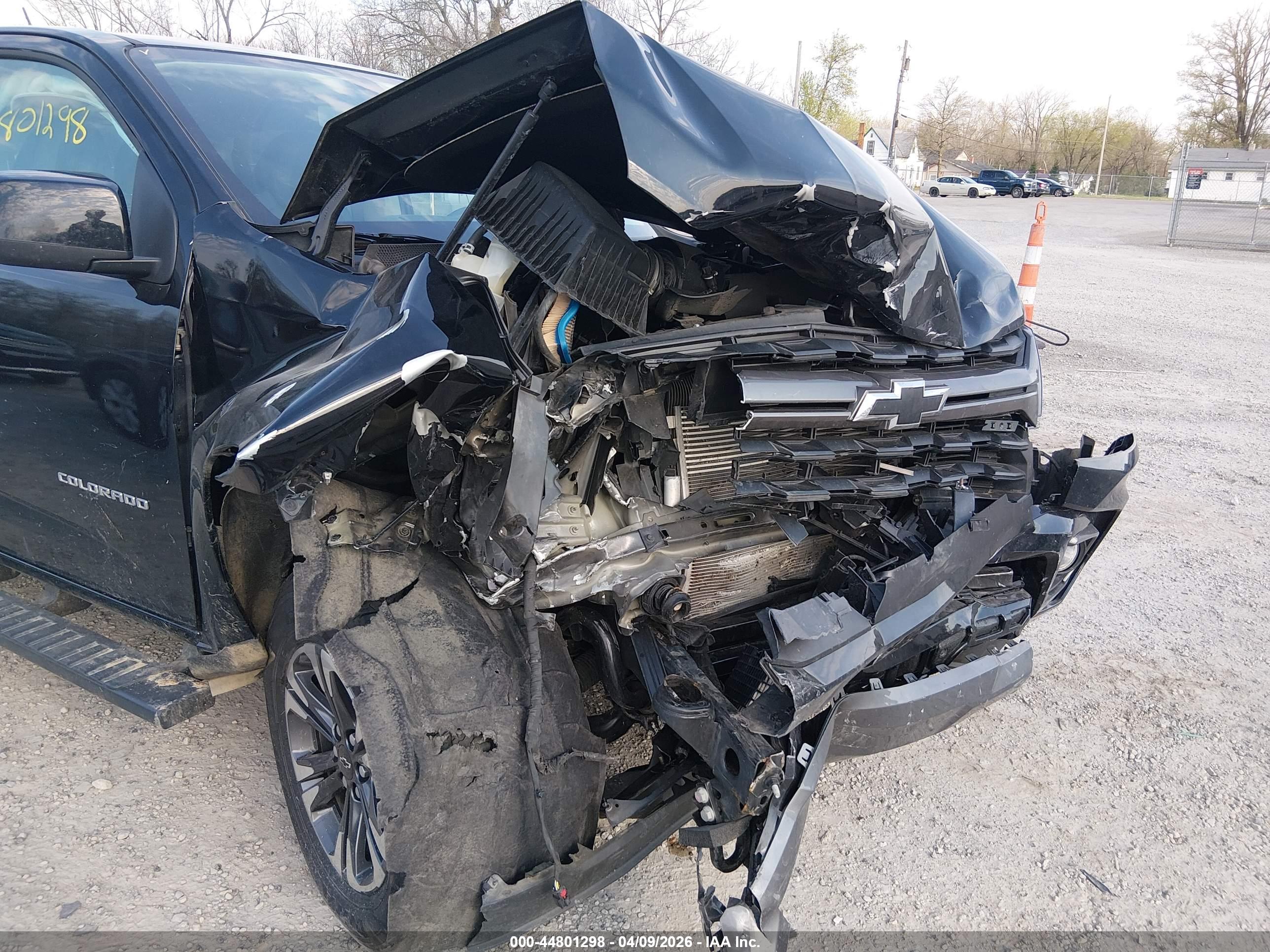 CHEVROLET COLORADO image 6