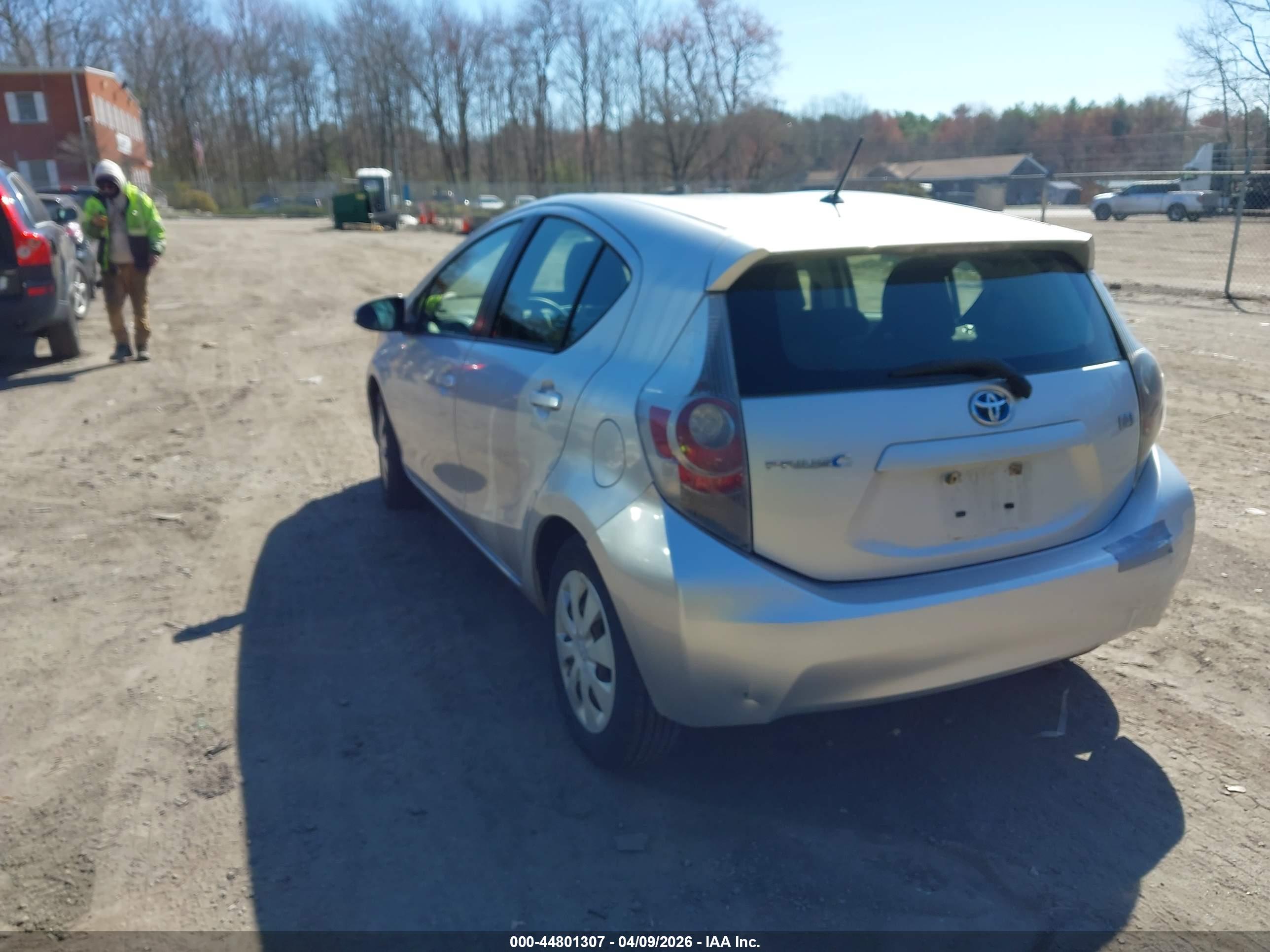 TOYOTA PRIUS image 3