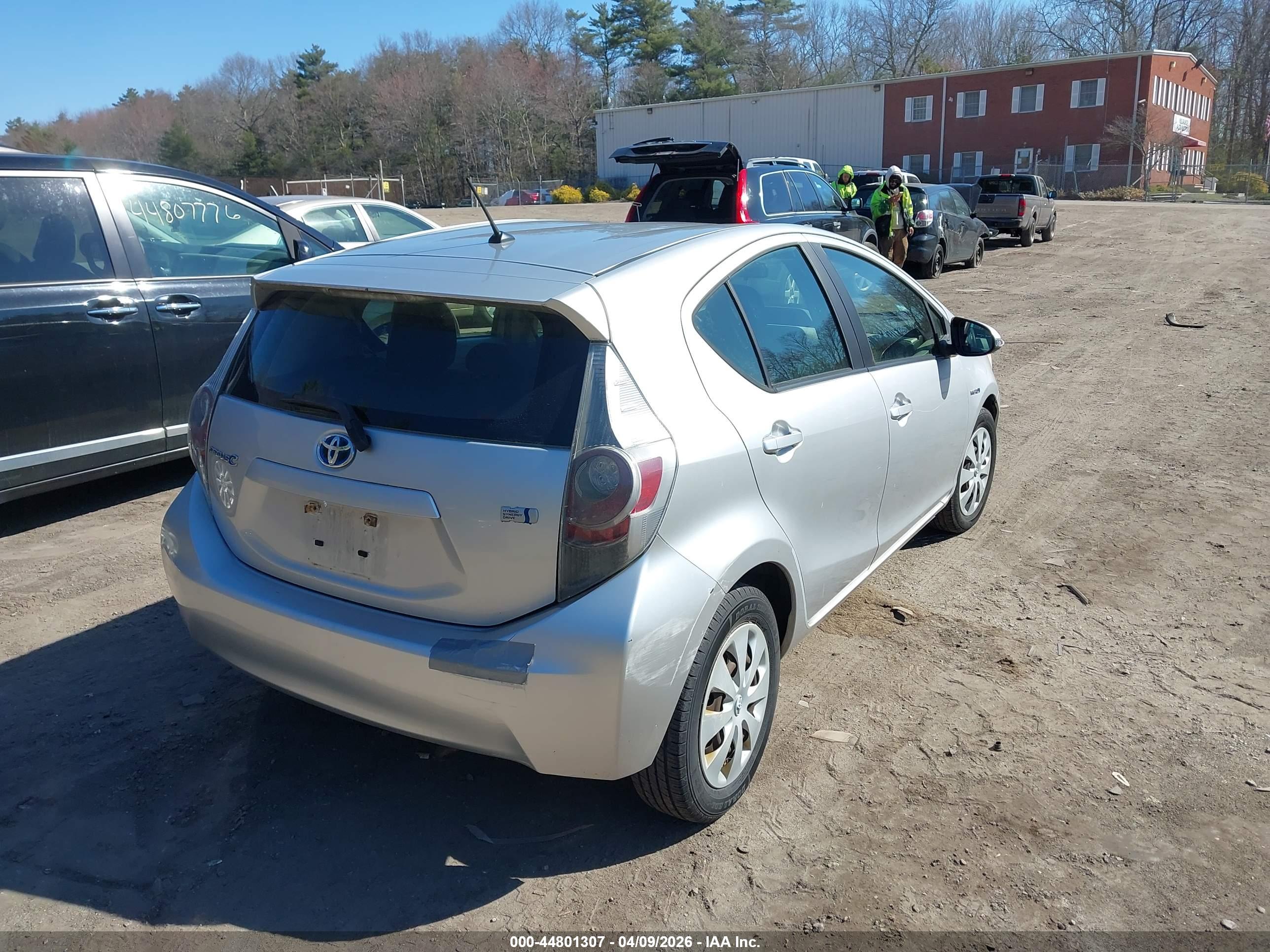 TOYOTA PRIUS image 4
