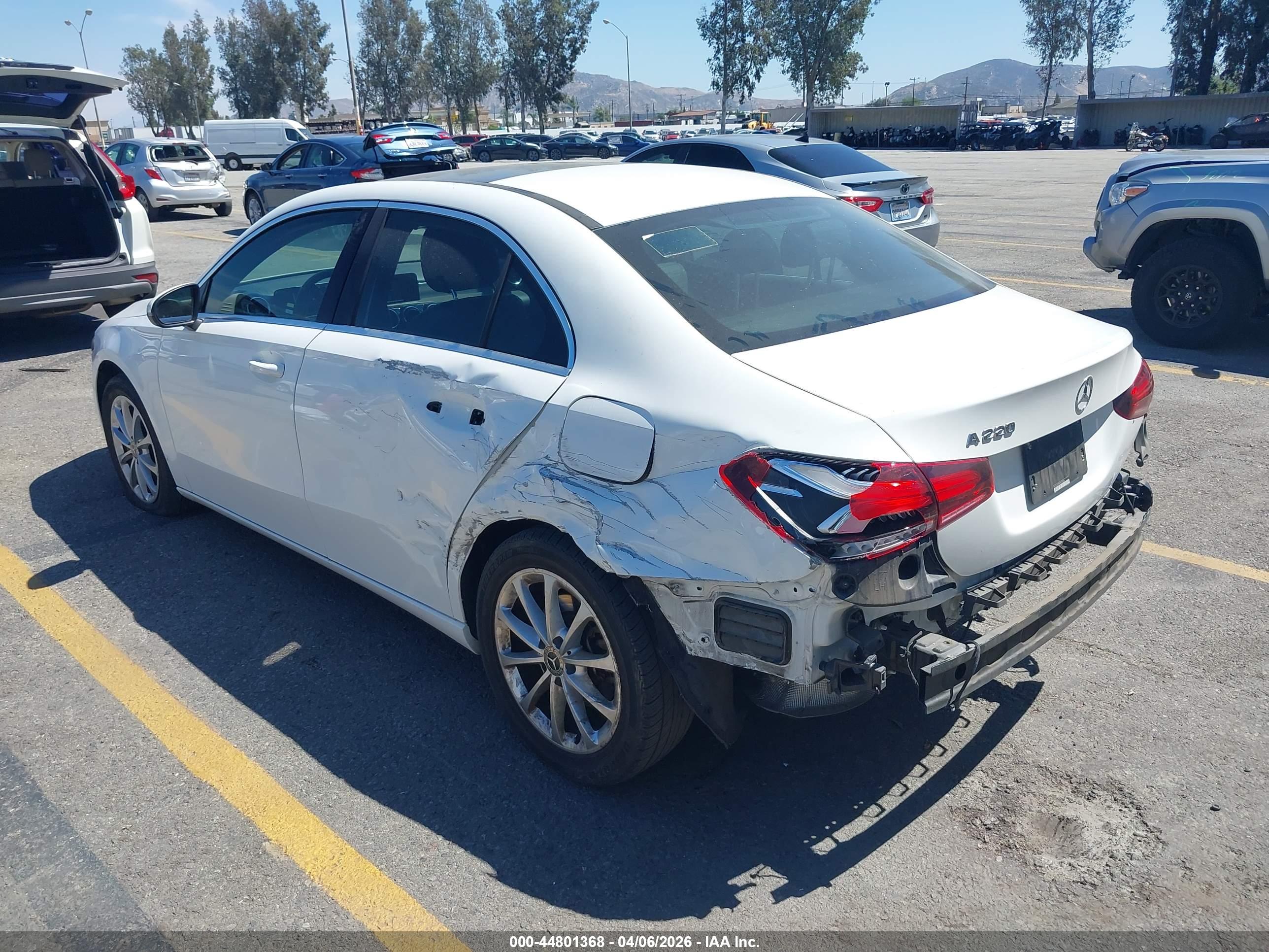 MERCEDES-BENZ A image 3