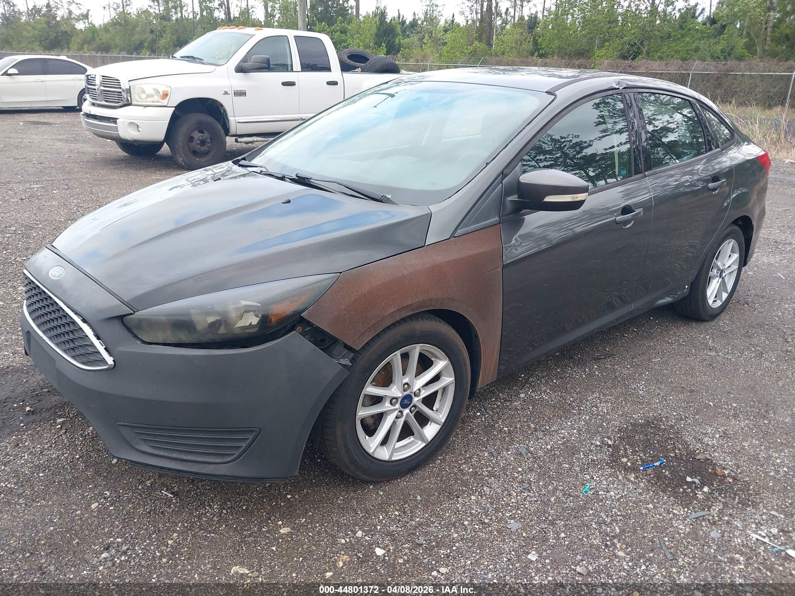 FORD FOCUS image 2